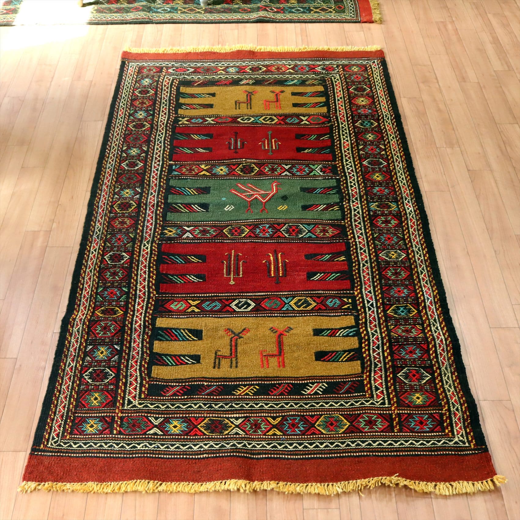 東イランの素朴な手織りキリム グチャン176×98cm シカとクジャク