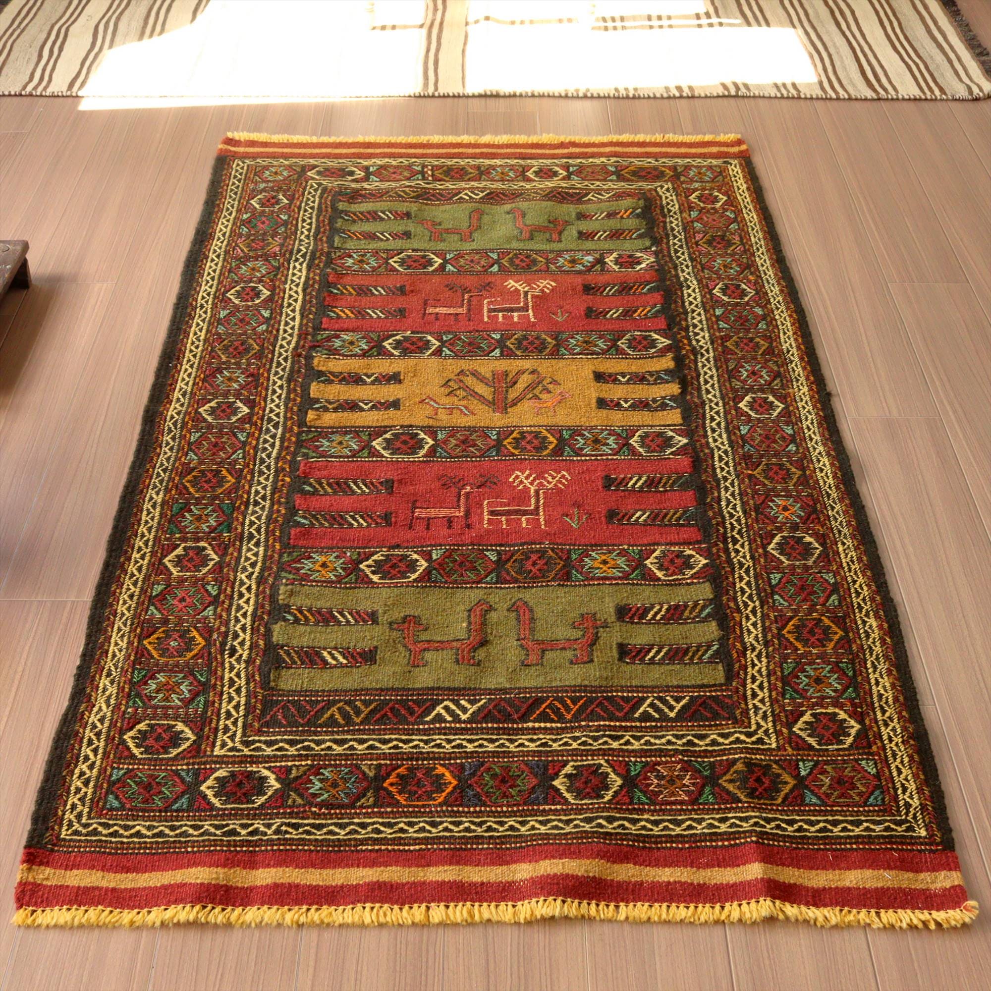 グチャン イランの手織りキリム185×105cm 動物と生命の樹