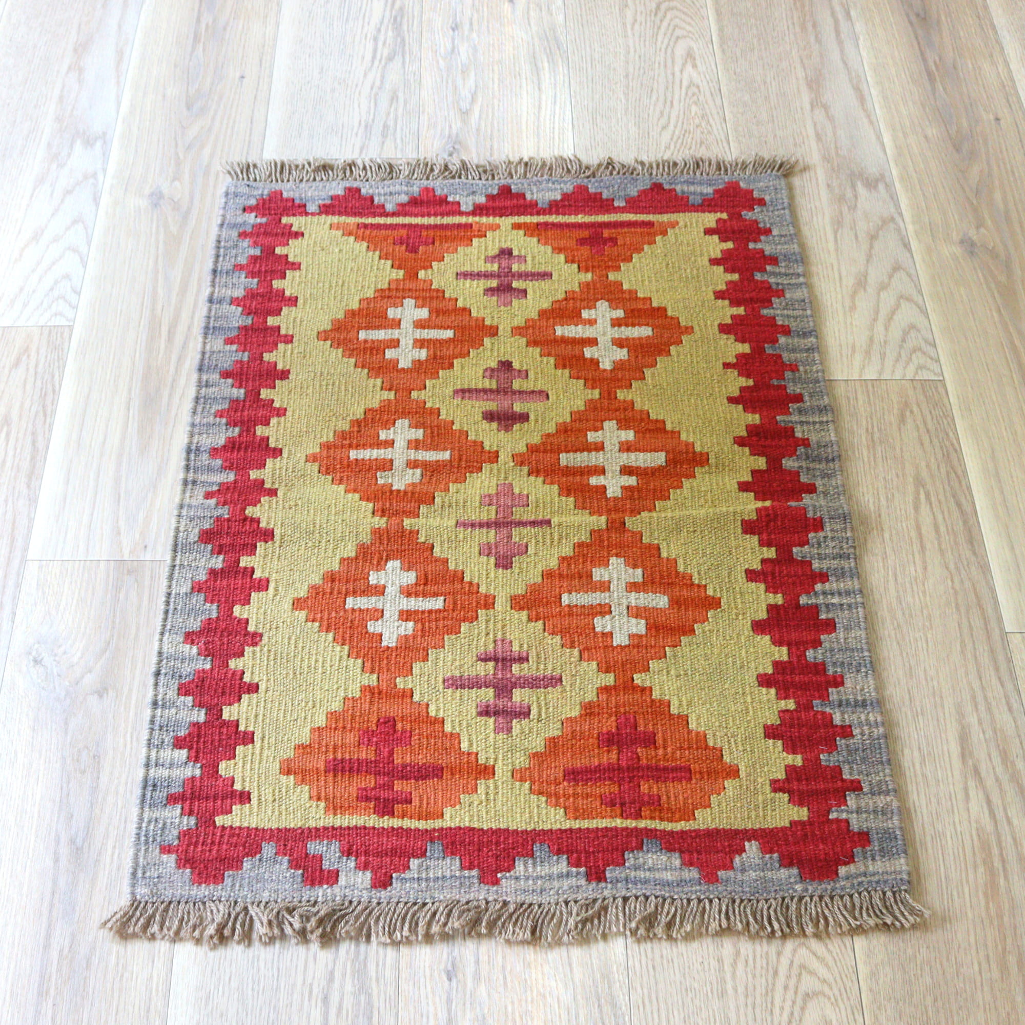 【15%OFF】カシュカイキリム イラン 手織り88×64cm カラフルな幾何学モチーフ