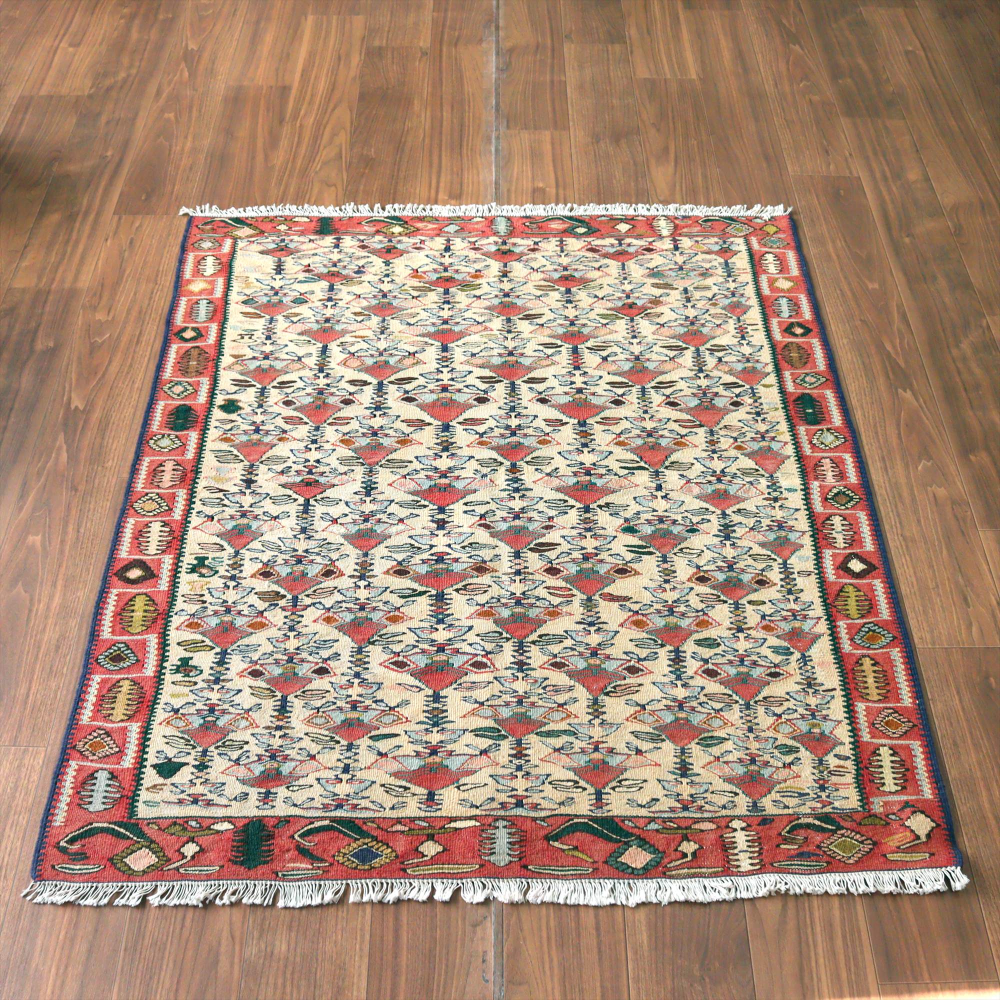 イランの手織りキリム セネ144×119cm 花束のモチーフ
