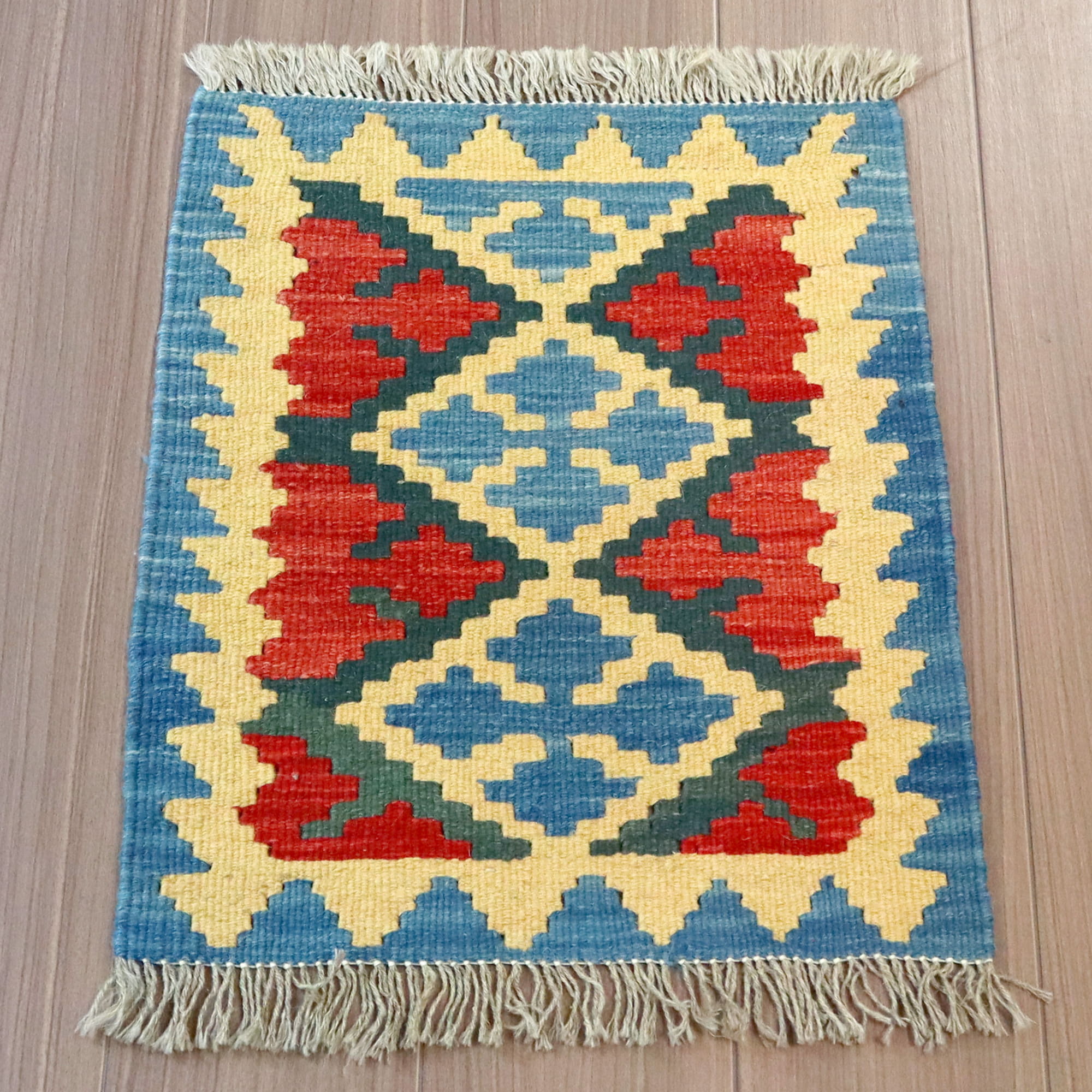 カシュカイ族の手織りキリム・シラーズ 53×41cm 発色のよいカラフルモチーフ