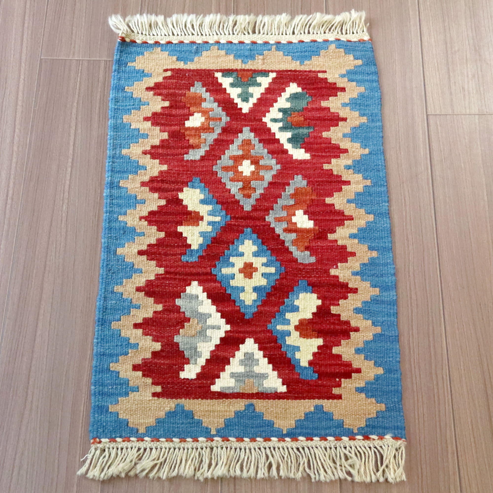 カシュカイ族の手織りキリム・シラーズ 69×42cm 発色のよいカラフルモチーフ