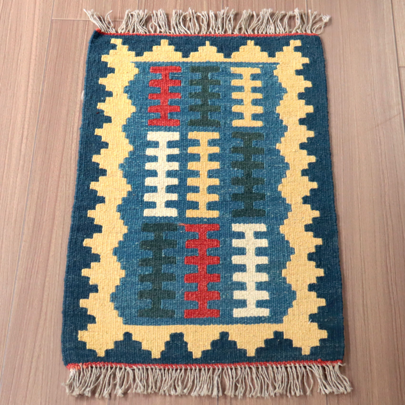 キリム カシュカイ族の手織りキリム63×41cmカラフルモチーフ