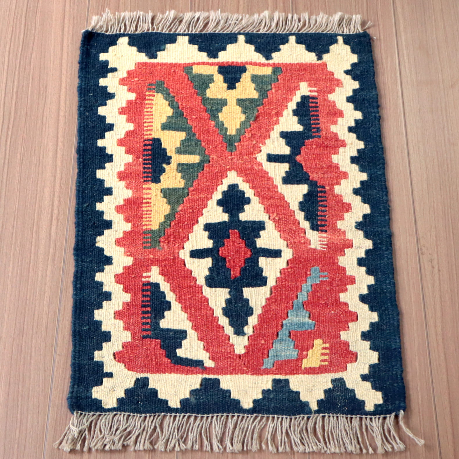 キリム カシュカイ族の手織りキリム59×40cmカラフルモチーフ