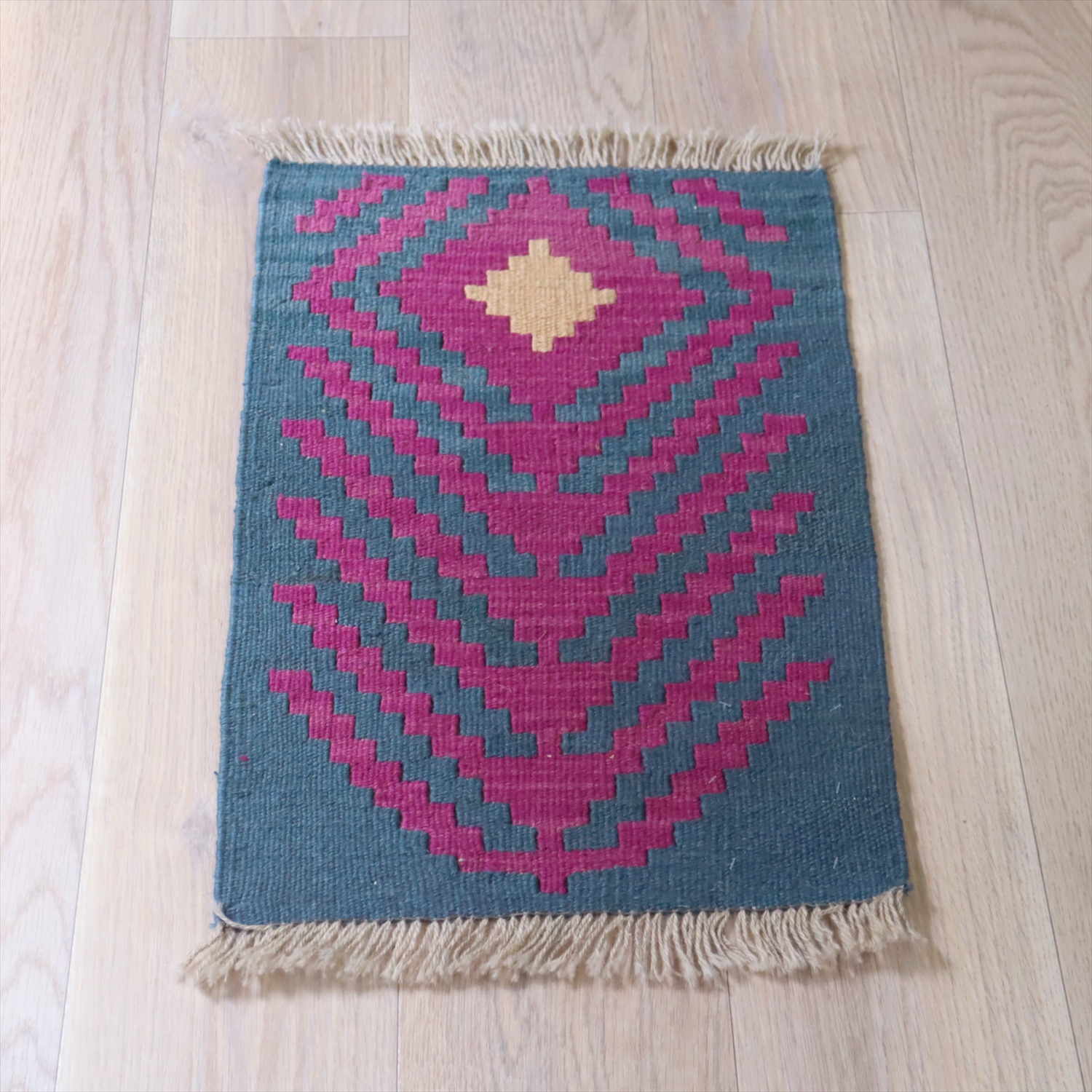 手織りキリム　62×40cm イラン南部シラーズ