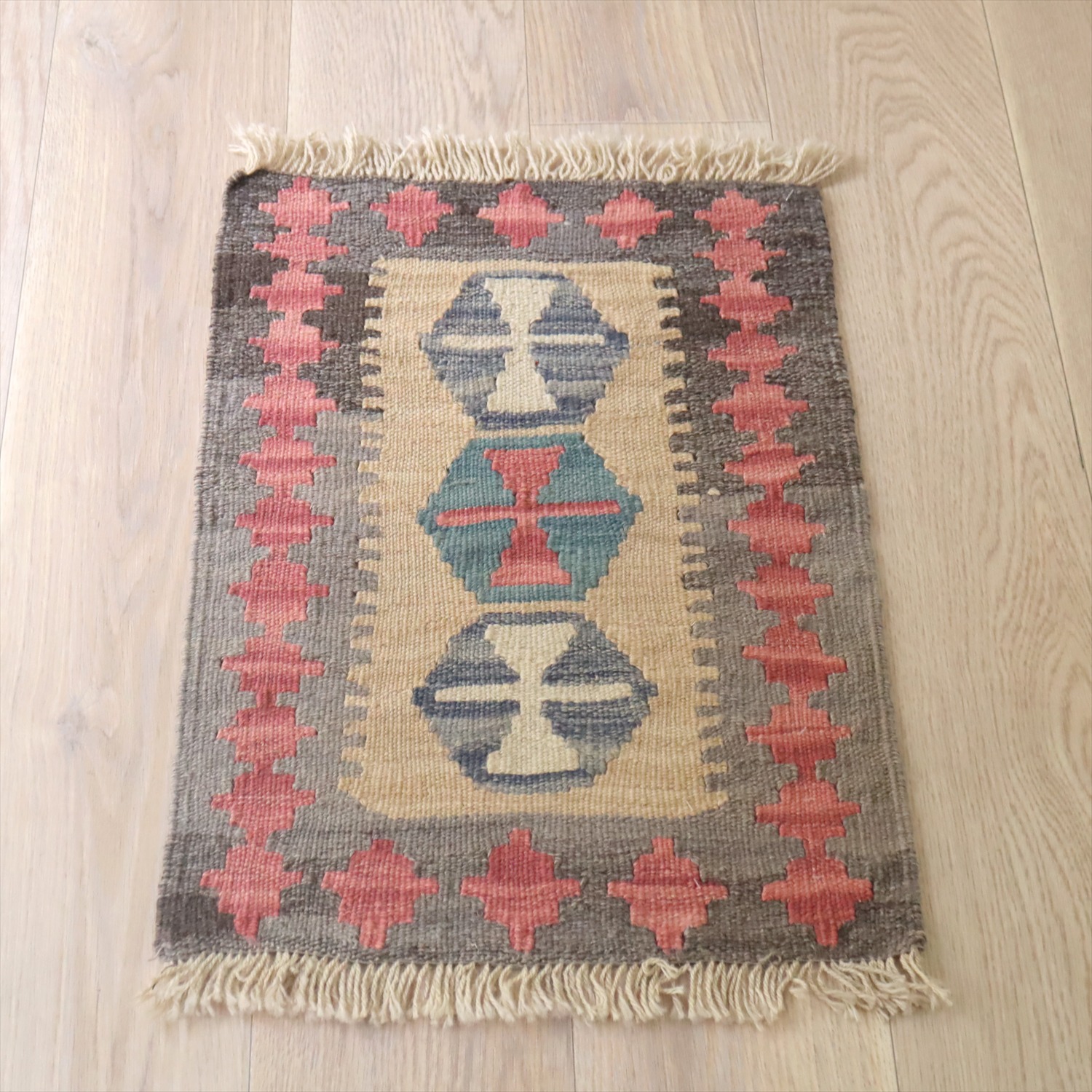 手織りキリム　62×45cm イラン南部シラーズ