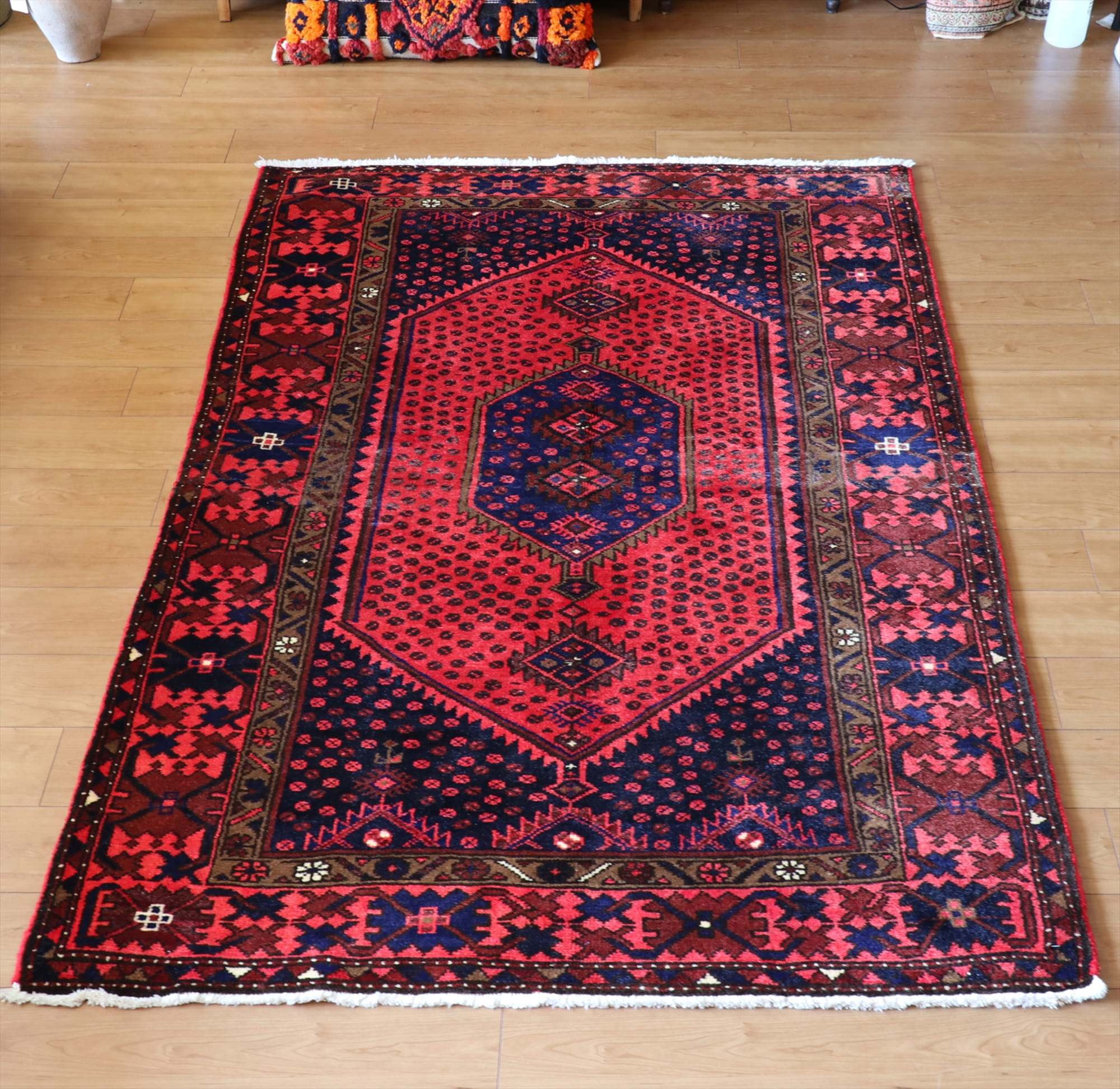 エリアラグ・部族絨毯　トライバルラグ　ハルシン202×133cm khamseh