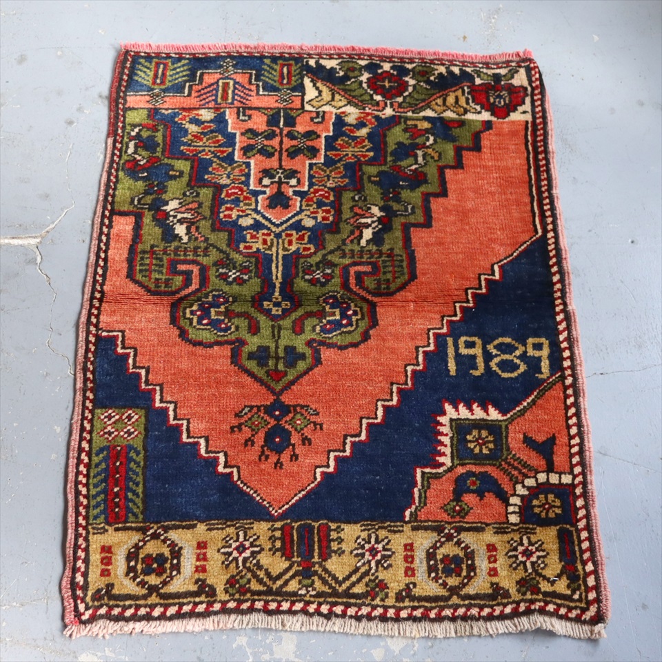 トルコ絨毯　1989年のデザインサンプル78×53cm アクサライ