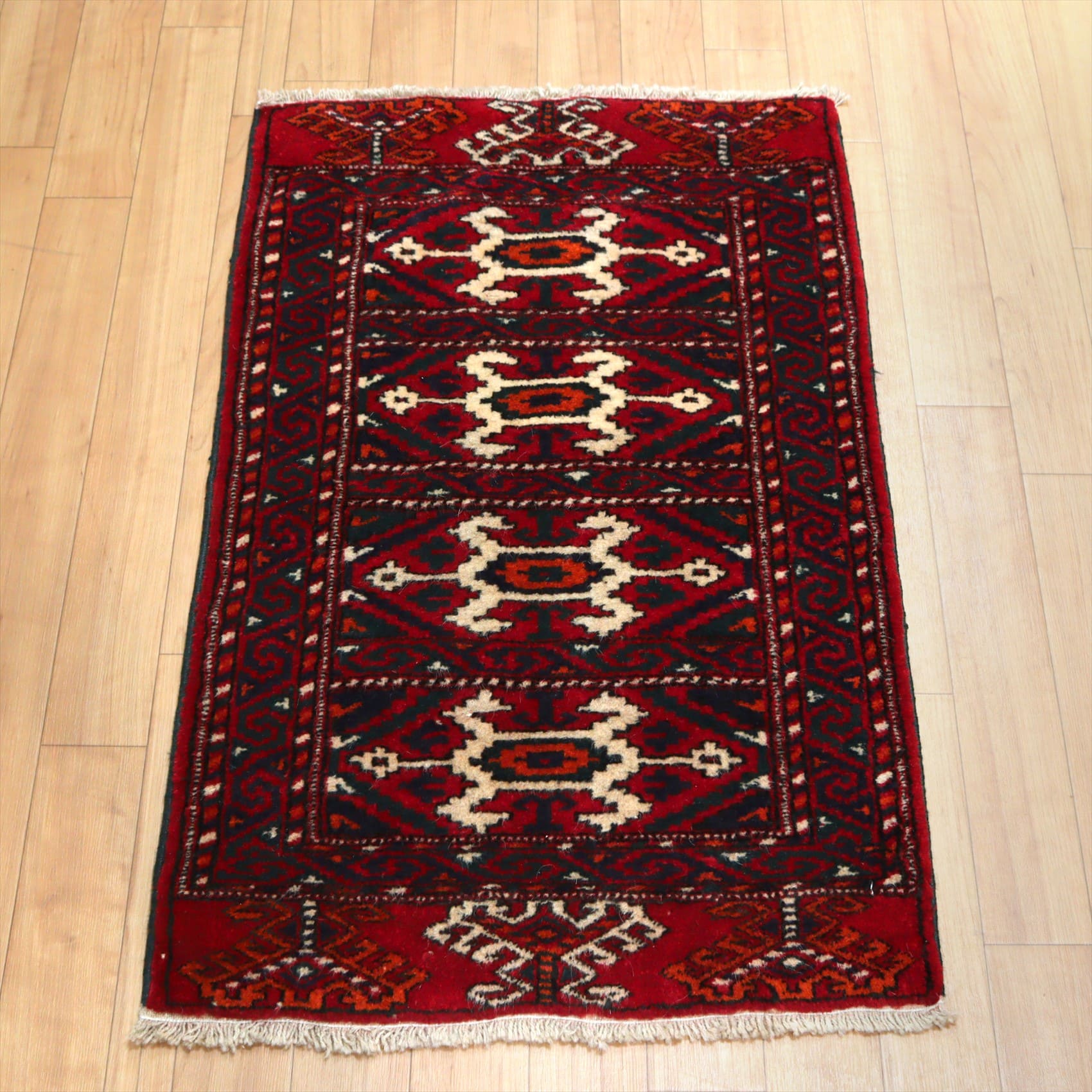 手織り絨毯 トルクメン族84×52cm ヴィンテージ レッドカーペット