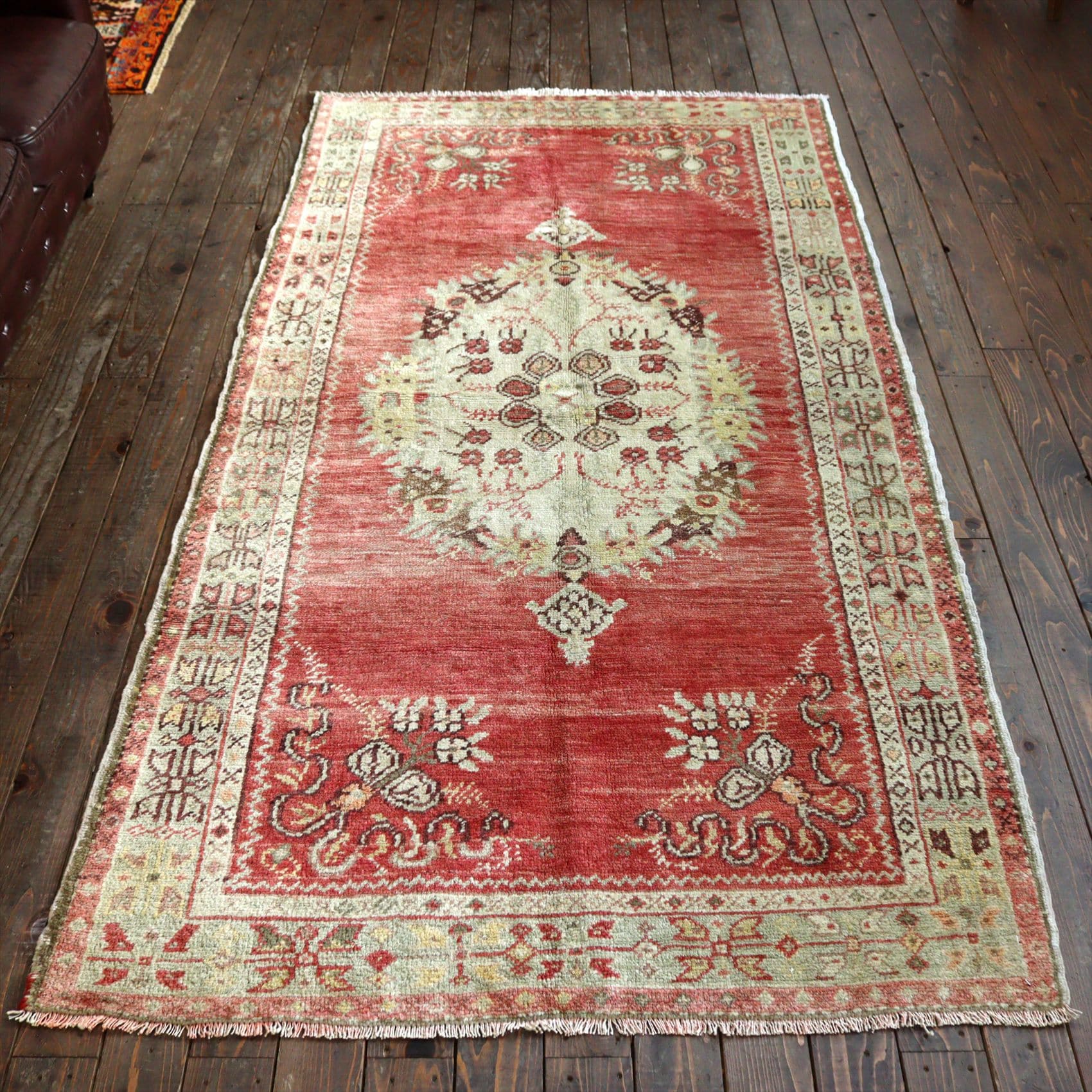 ギュネイ 部族絨毯219×110cm 大輪の花