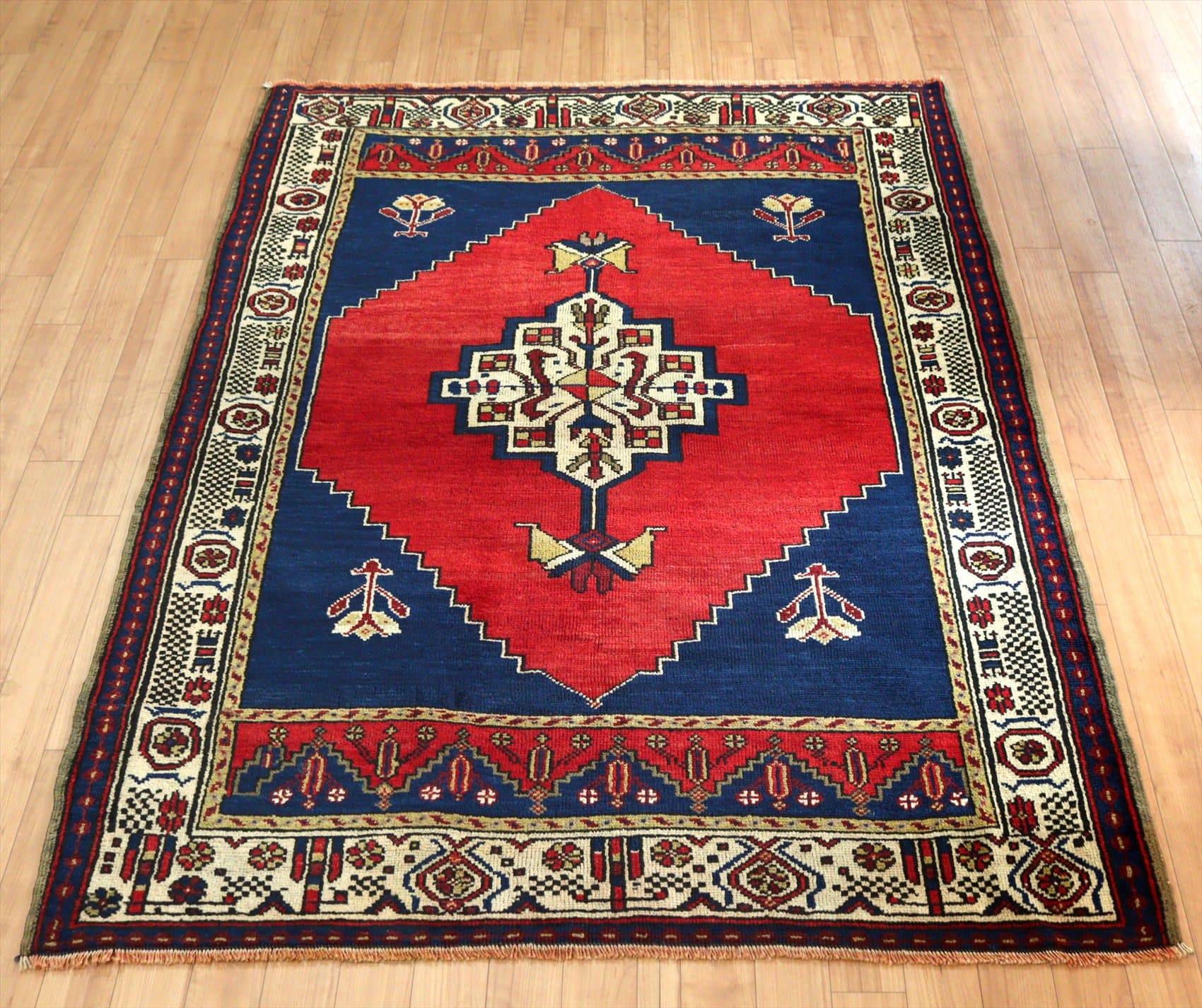 手織り絨毯 赤いメダリオン162×120cm カイセリ ヤイヤル