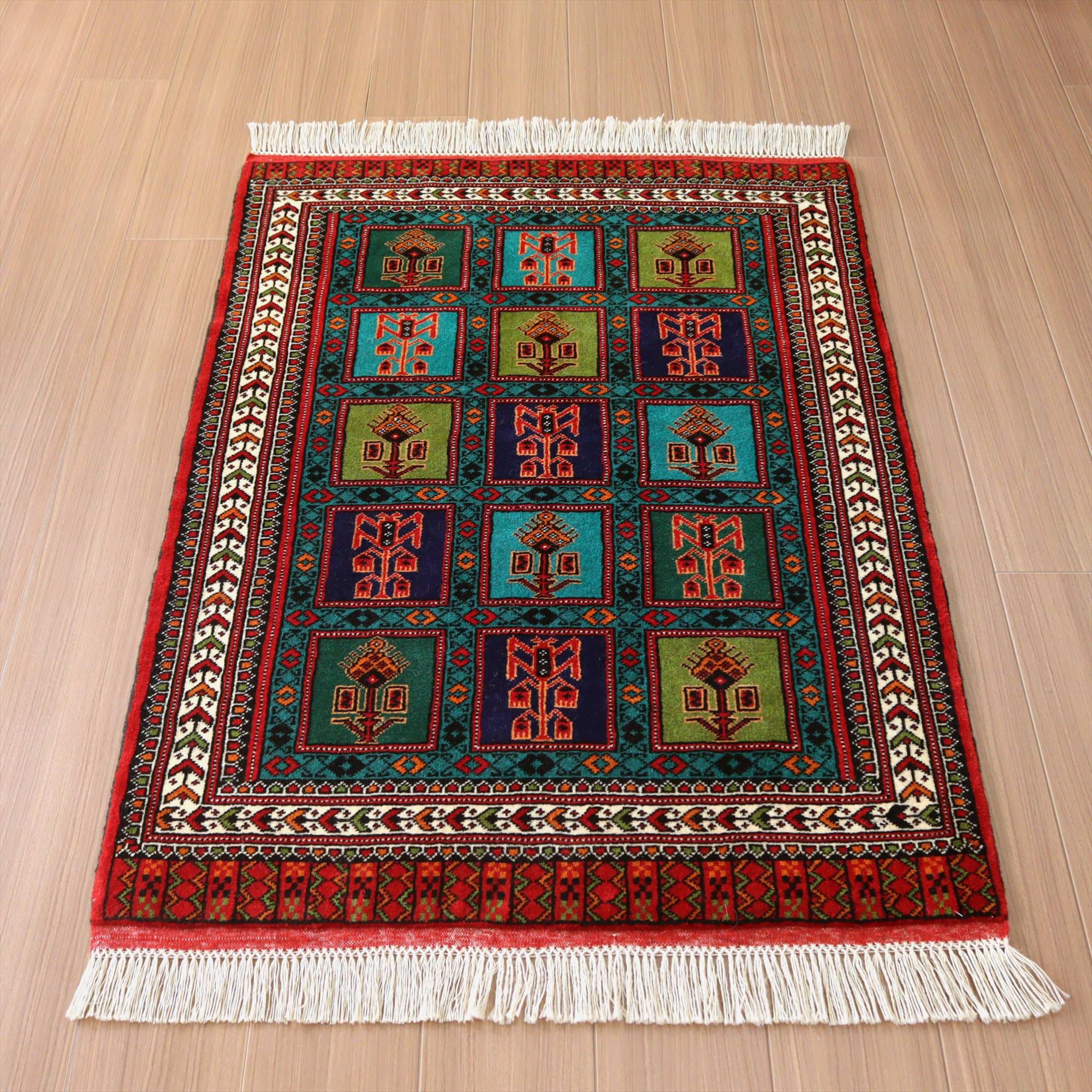 トルクメン族の手織り絨毯125×86cm タイルデザイン