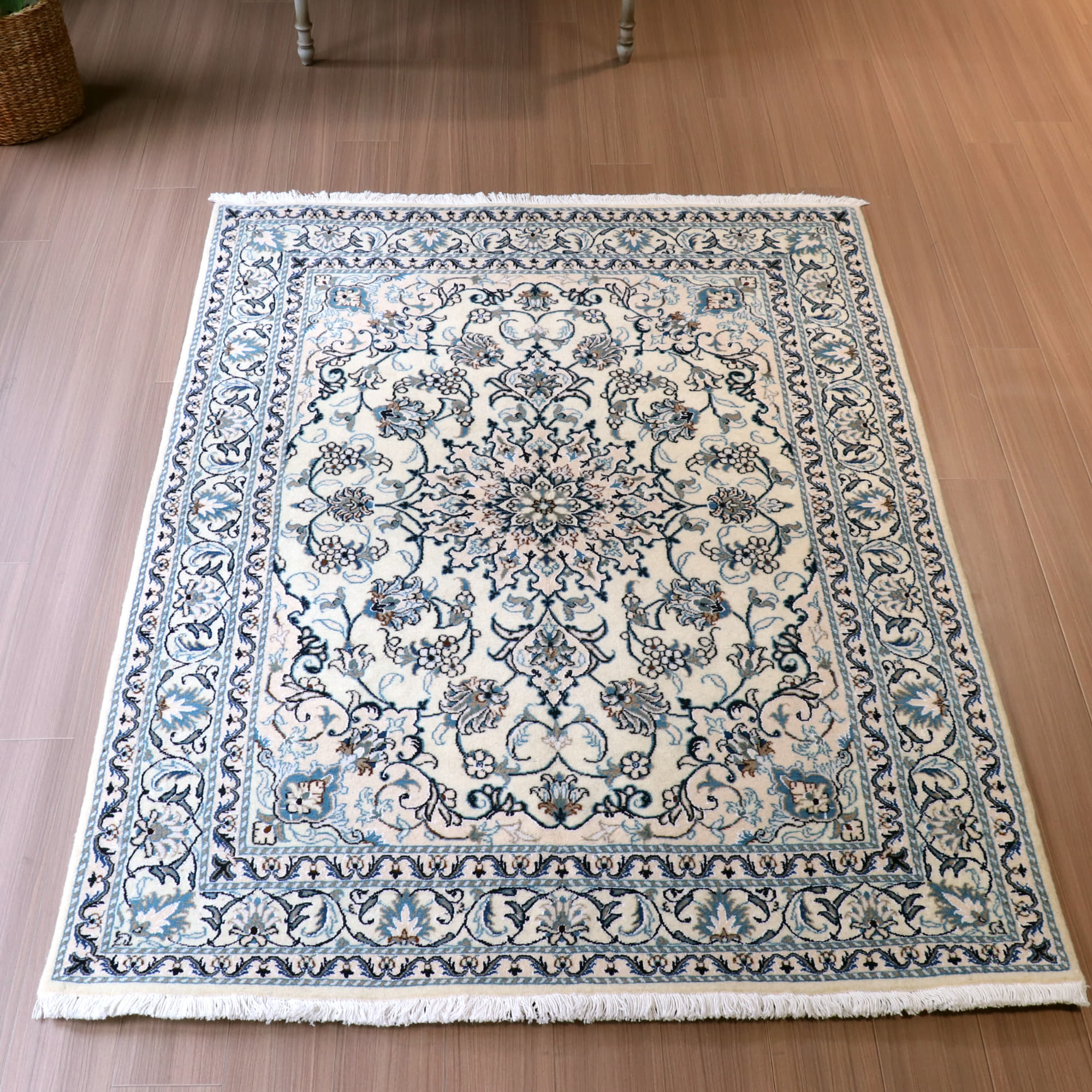 ペルシャ絨毯　ナイン産 12L203×148cm アイボリー 花のアラベスク