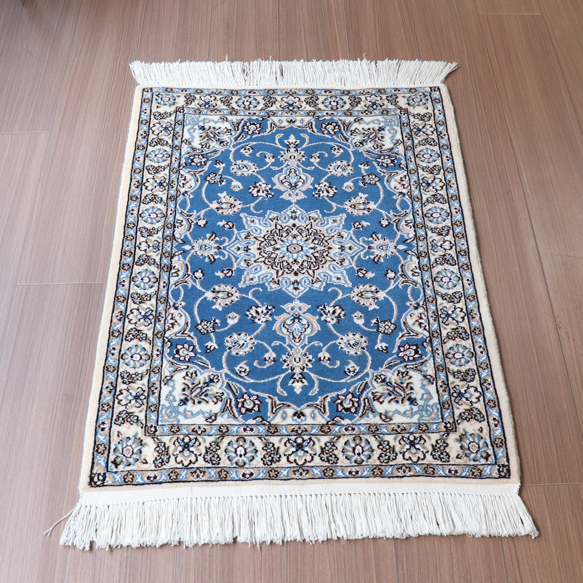 ペルシャ絨毯　ナイン産 9L91×64cm ブルーのメダリオン　玄関マットサイズ