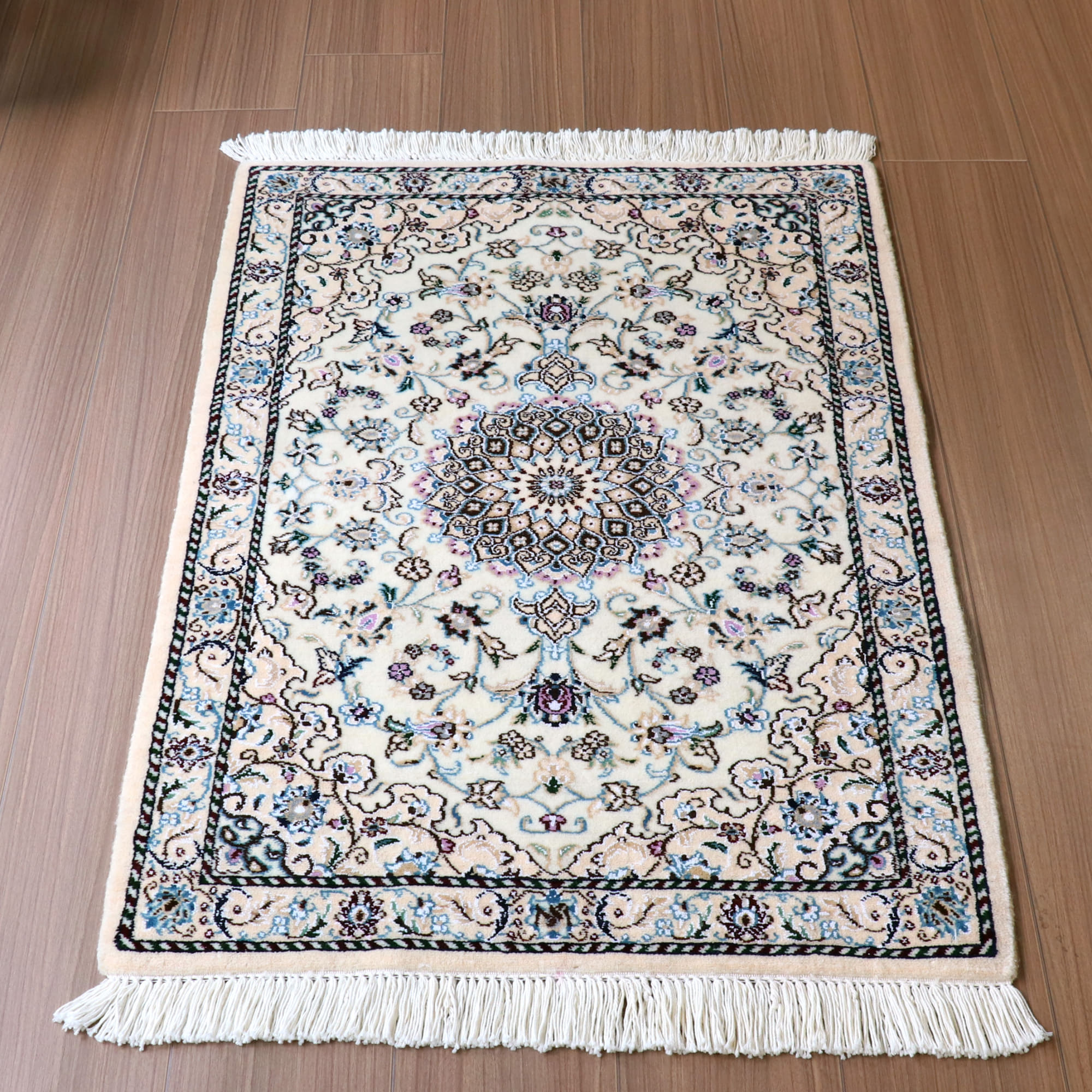ペルシャ絨毯　ナイン産 9L94×64cm 花のアラベスク　アイボリー　玄関マットサイズ