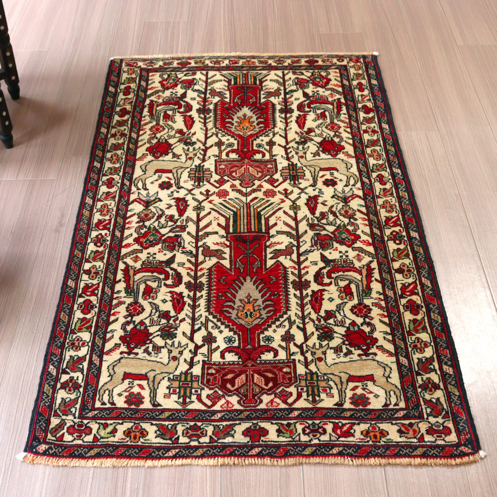 【15%OFF】イランの手織り絨毯 バルーチ152×87cm 動物と花