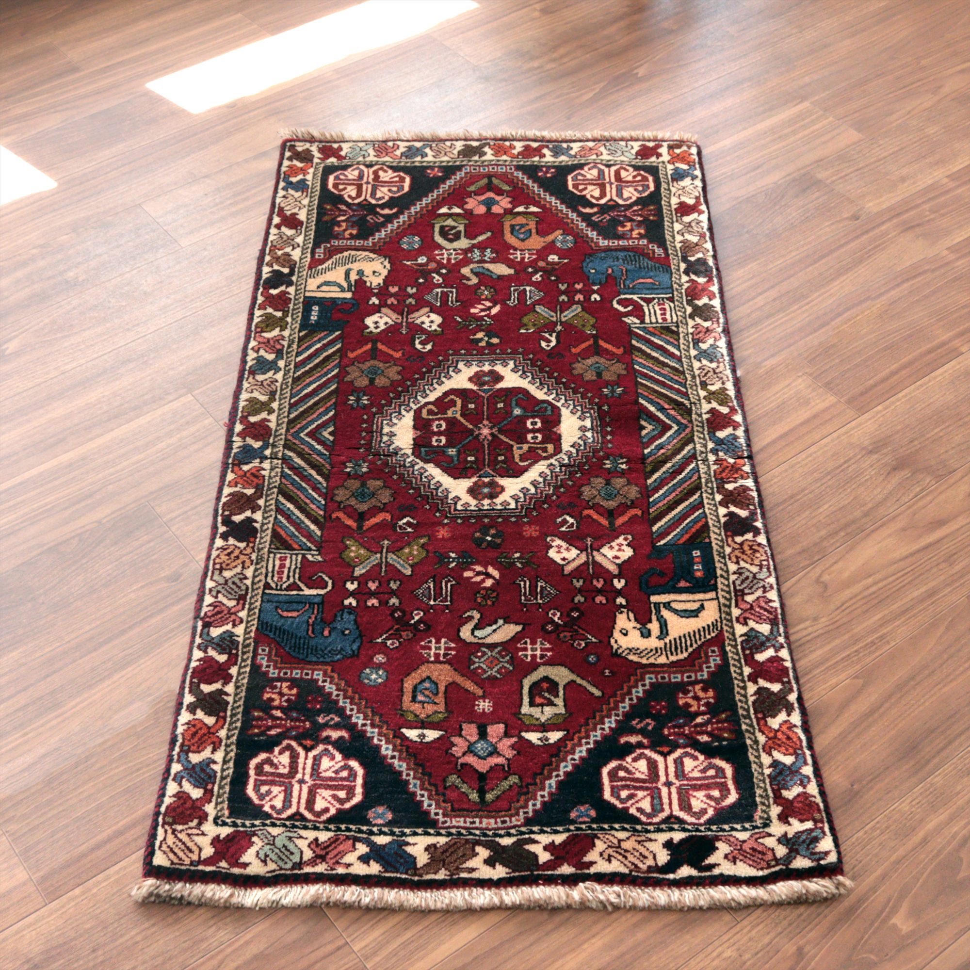 赤い六角メダリオン141×72cm 部族絨毯 イランの手織りラグ