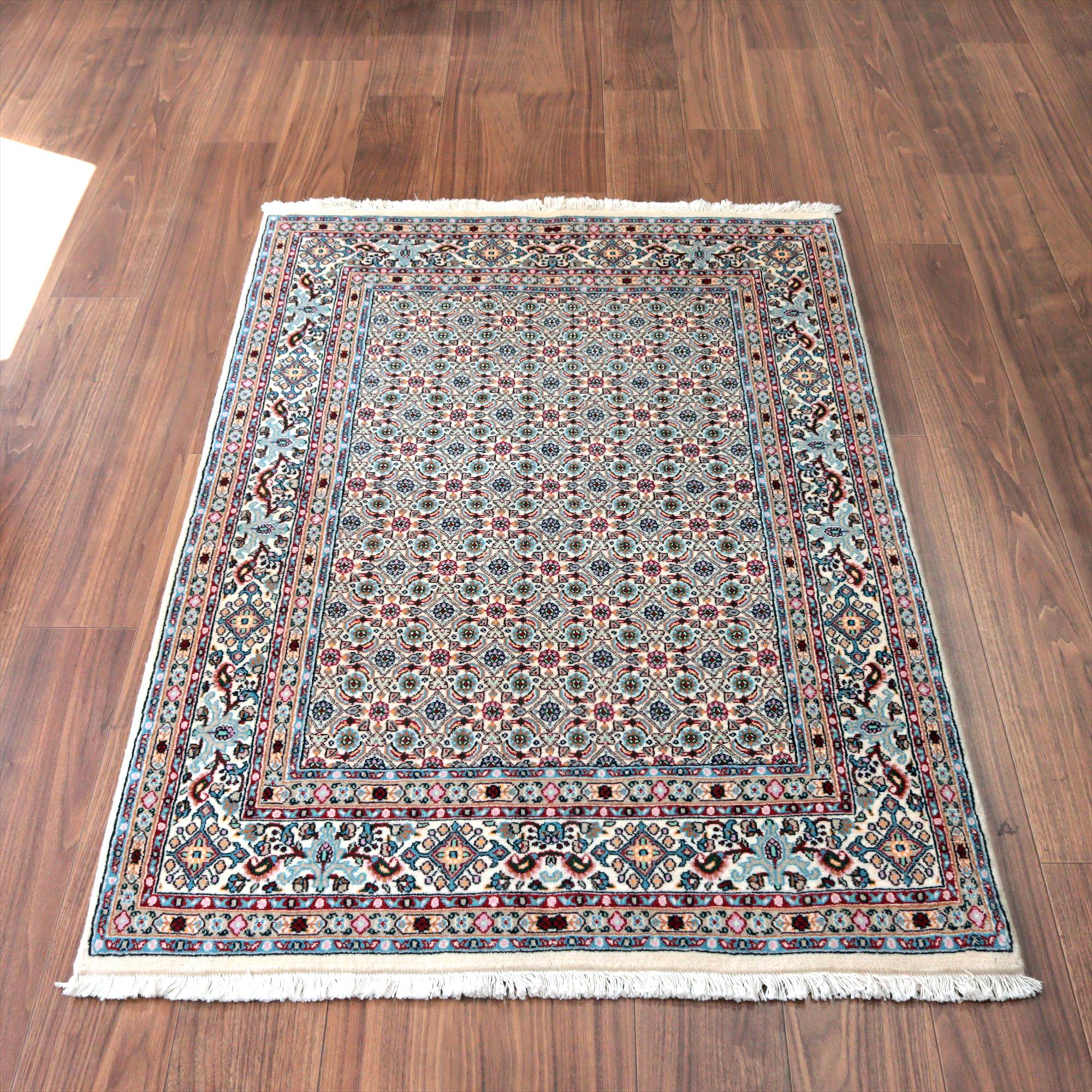 ペルシャ絨毯 ビルジャンド147×99cm 連なる花のデザイン アイボリー 手織りラグ