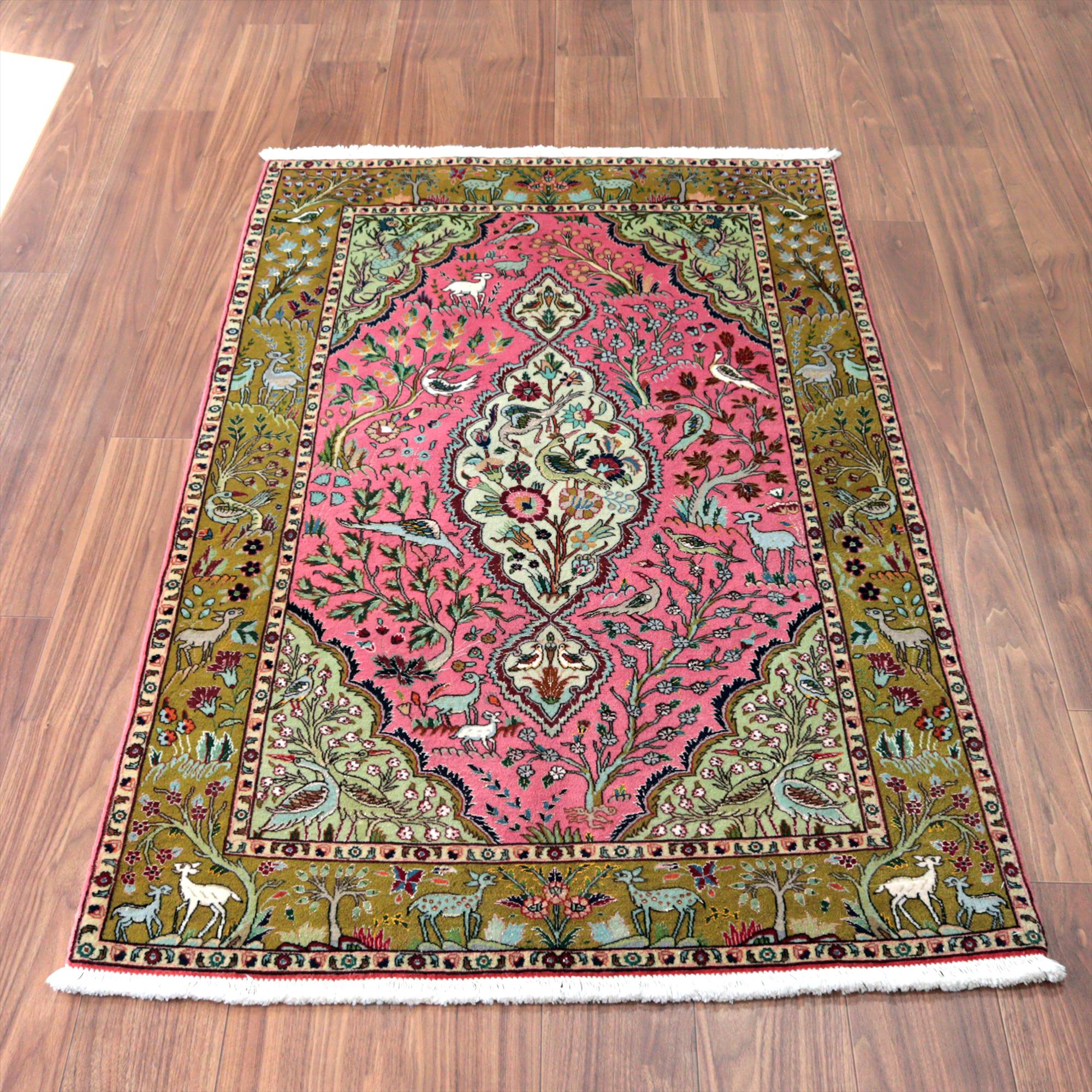 ペルシャ絨毯 タブリーズ154×99cm 動物と植物 グリーン＆レッド 手織りラグ