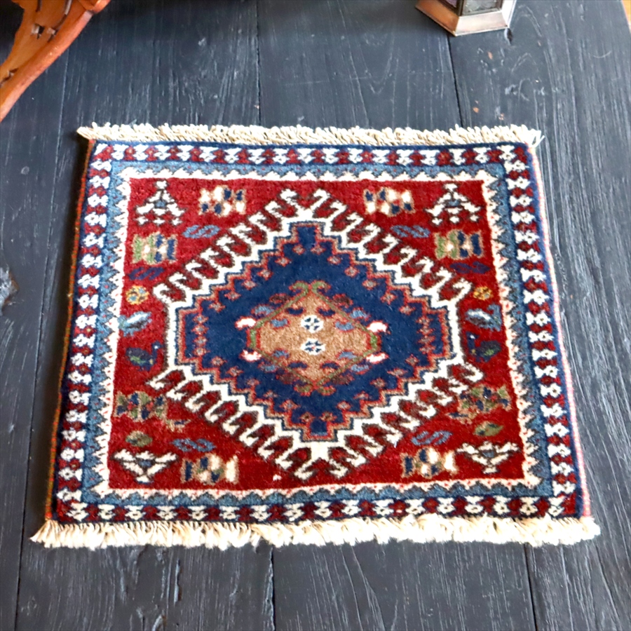 ヤラメ 手織りラグ　ミニサイズ /トライバルラグ39×42cm