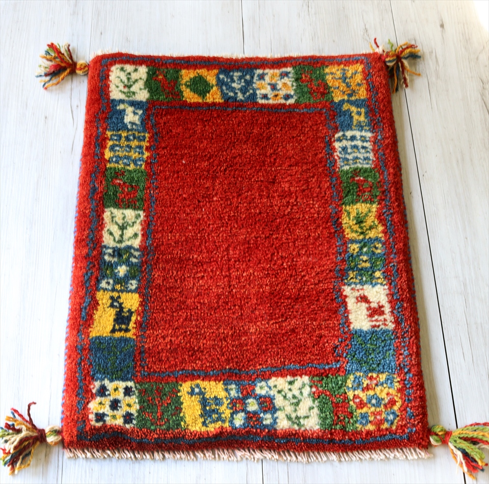 ギャッベ　玄関マット　イランの手織りじゅうたん　スタンダードな織り　ミニサイズ/レッド・カラフルタイル　さまざまなモチーフ