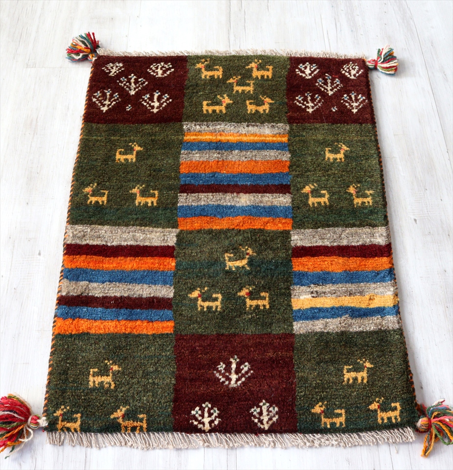 ギャッベ　カシュカイ族手織り　玄関マット84×61cmカラフルタイル　植物と動物のモチーフ