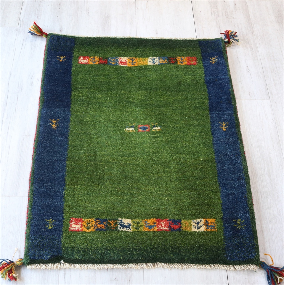 ギャッベ　スタンダードな織り　玄関マット83×66cm グリーン/ネイビー　植物と動物