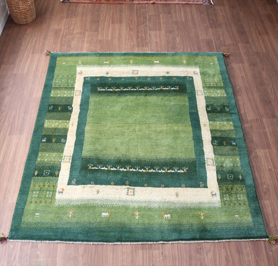 ギャッベ　厚みのあるふかふかな織り232×198cmグリーン　縁取りのあるデザイン