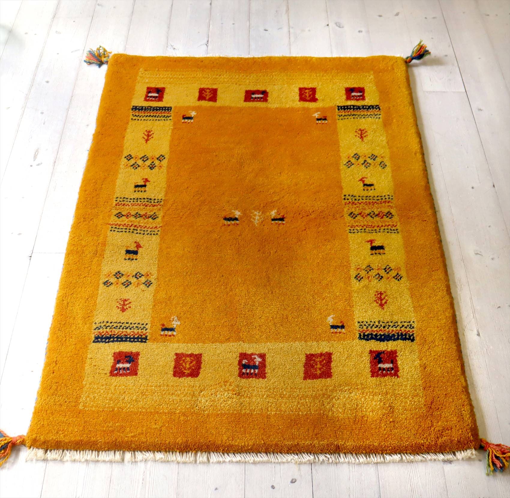 ギャッベ　イラン製手織りラグ120×78cm イエローグラデーション　赤色のタイル