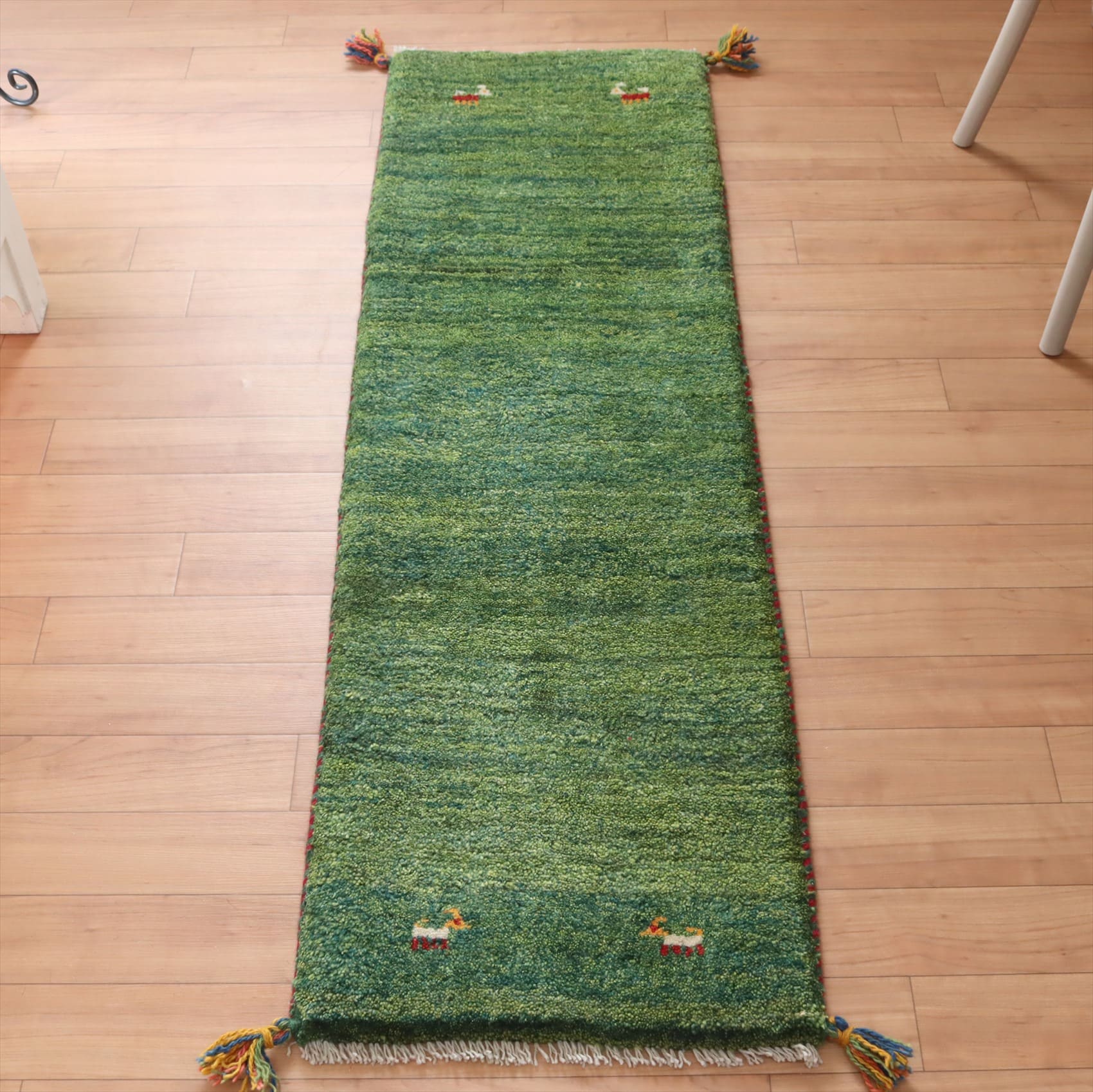 ギャッベ　カシュカイ族の手織りラグ130×40cm 四匹のシカ グリーン