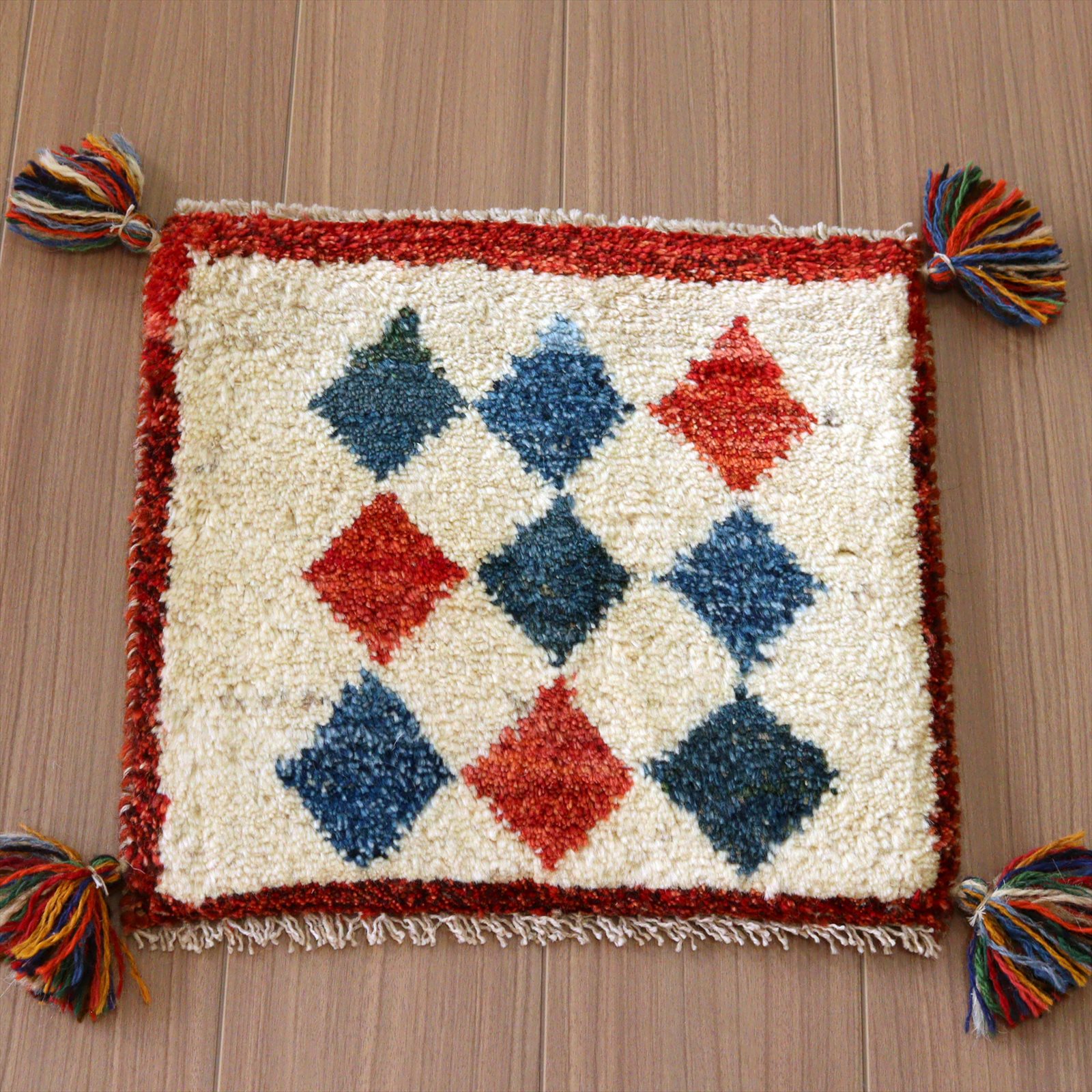 ギャッベ　座布団サイズ38×41cm イラン南部ファルス地方 遊牧民の手織りラグ