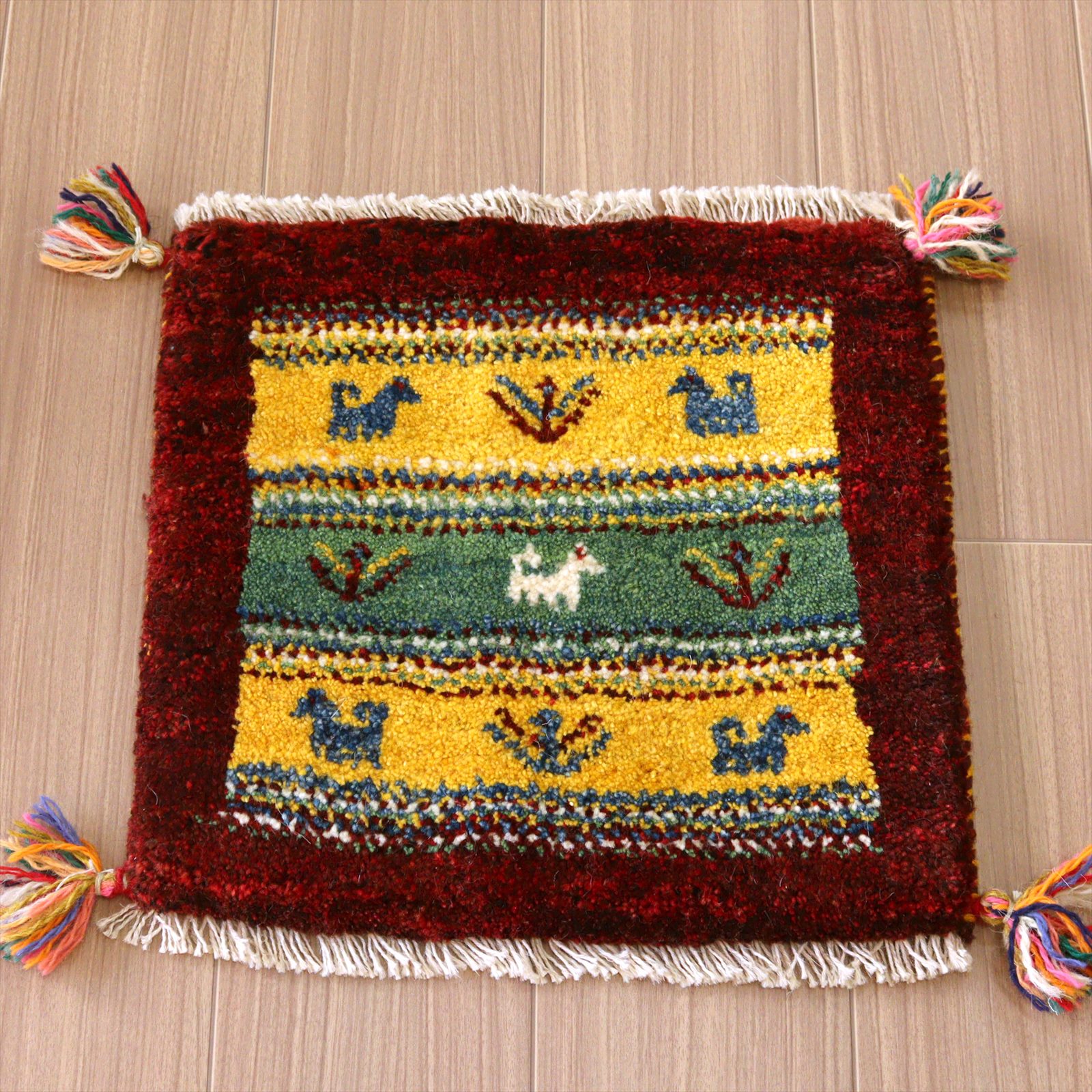 ギャッベ　座布団サイズ39×41cm イラン南部ファルス地方 遊牧民の手織りラグ