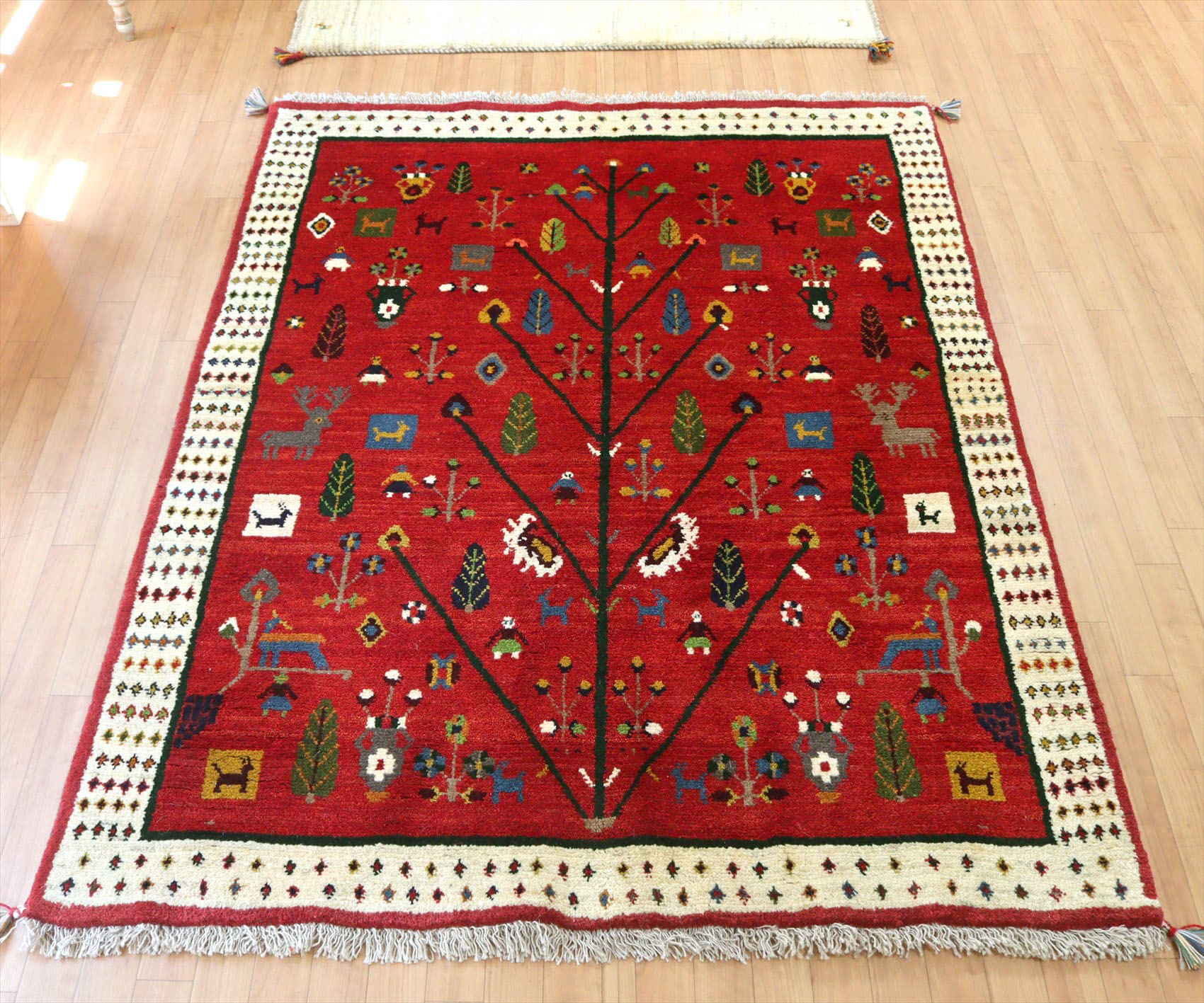 ギャッベ イランの手織りラグ192×149cm レッド 生命の樹と様々なモチーフ