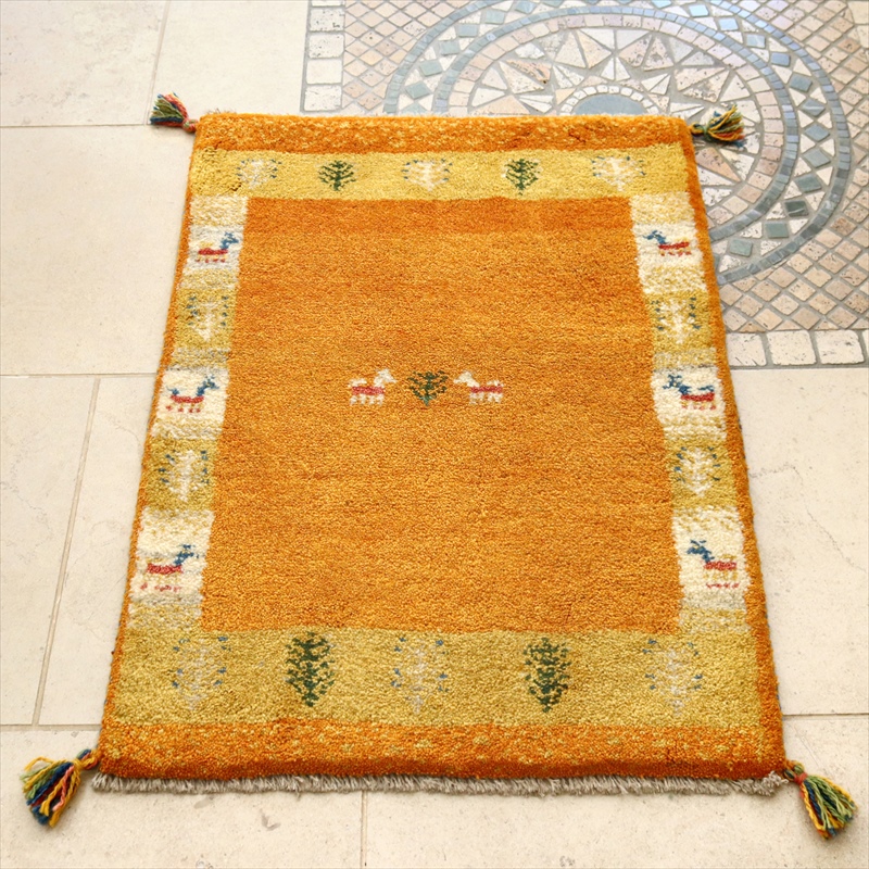カシュカイ族の手織りラグ ギャッベ 85×61cm ヤギと生命の樹 オレンジ