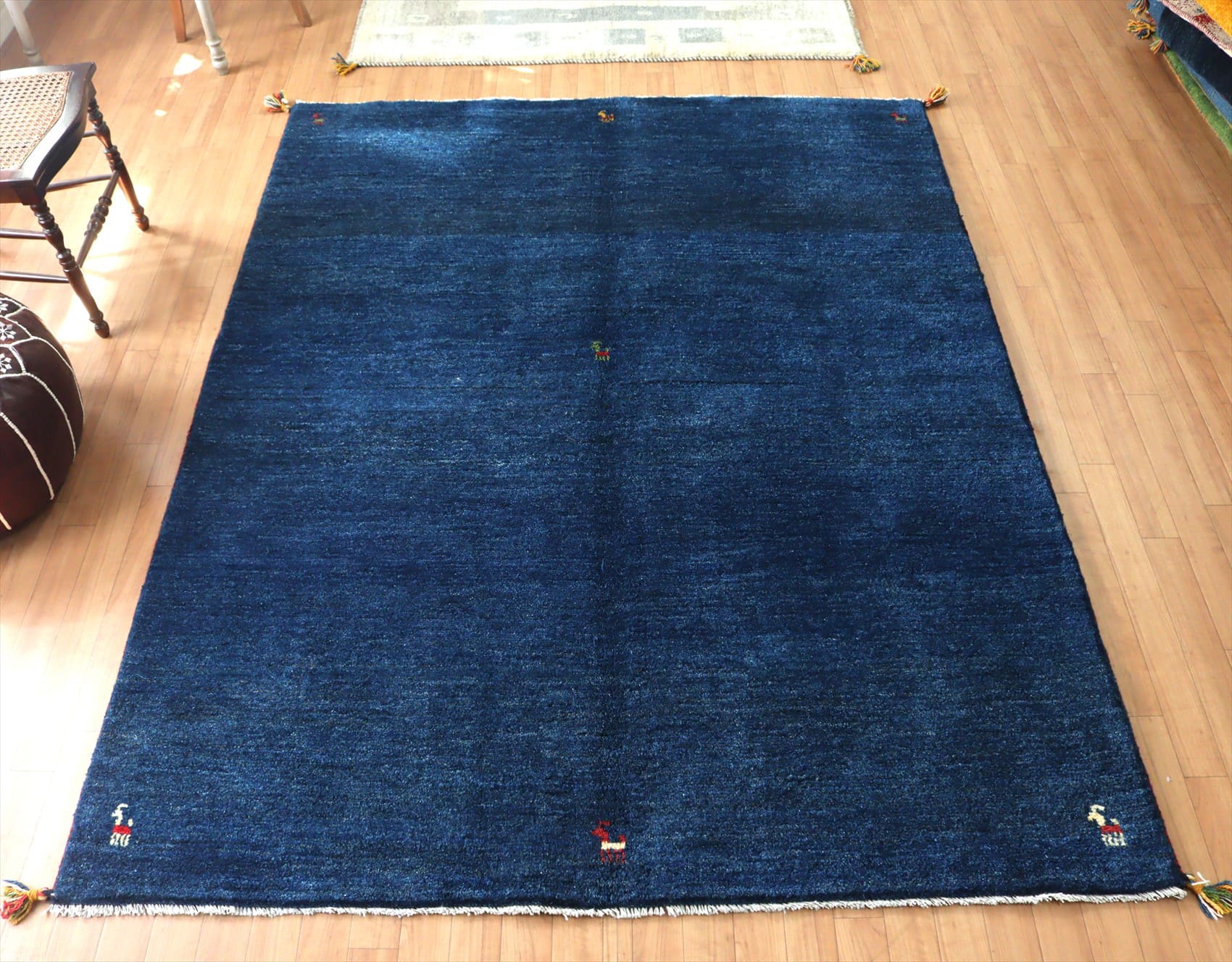 カシュカイ族の手織りラグ ギャッベ222×172cm ブルー シンプルモチーフ