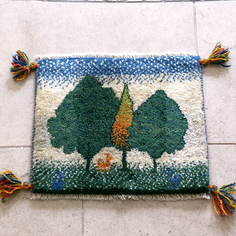 カシュカイ族の手織りラグ36×43cm ギャッベ 樹とヤギ