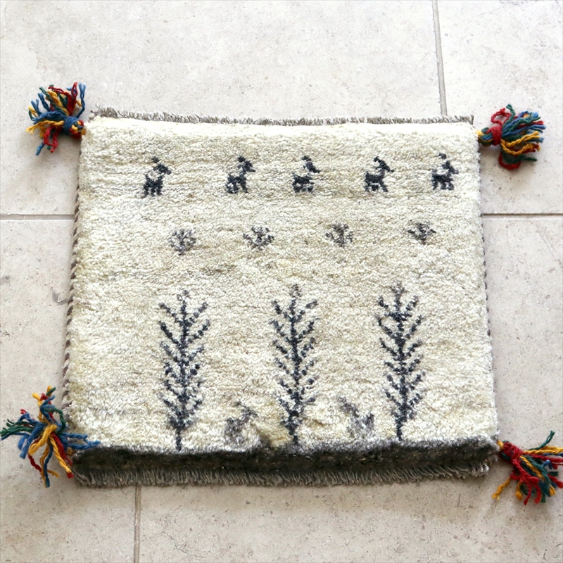 カシュカイ族の手織りラグ ギャッベ36×40cm ヤギと生命の樹