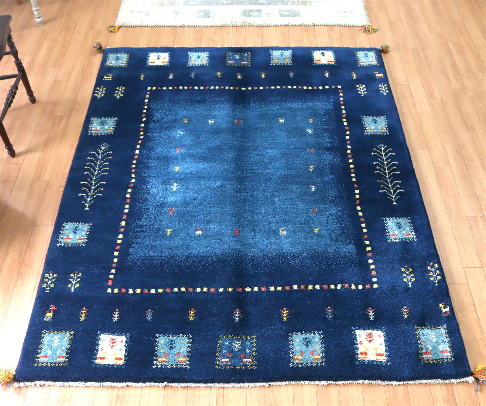 ギャッベ イランの手織りラグ193×152cm ブルー タイルデザイン