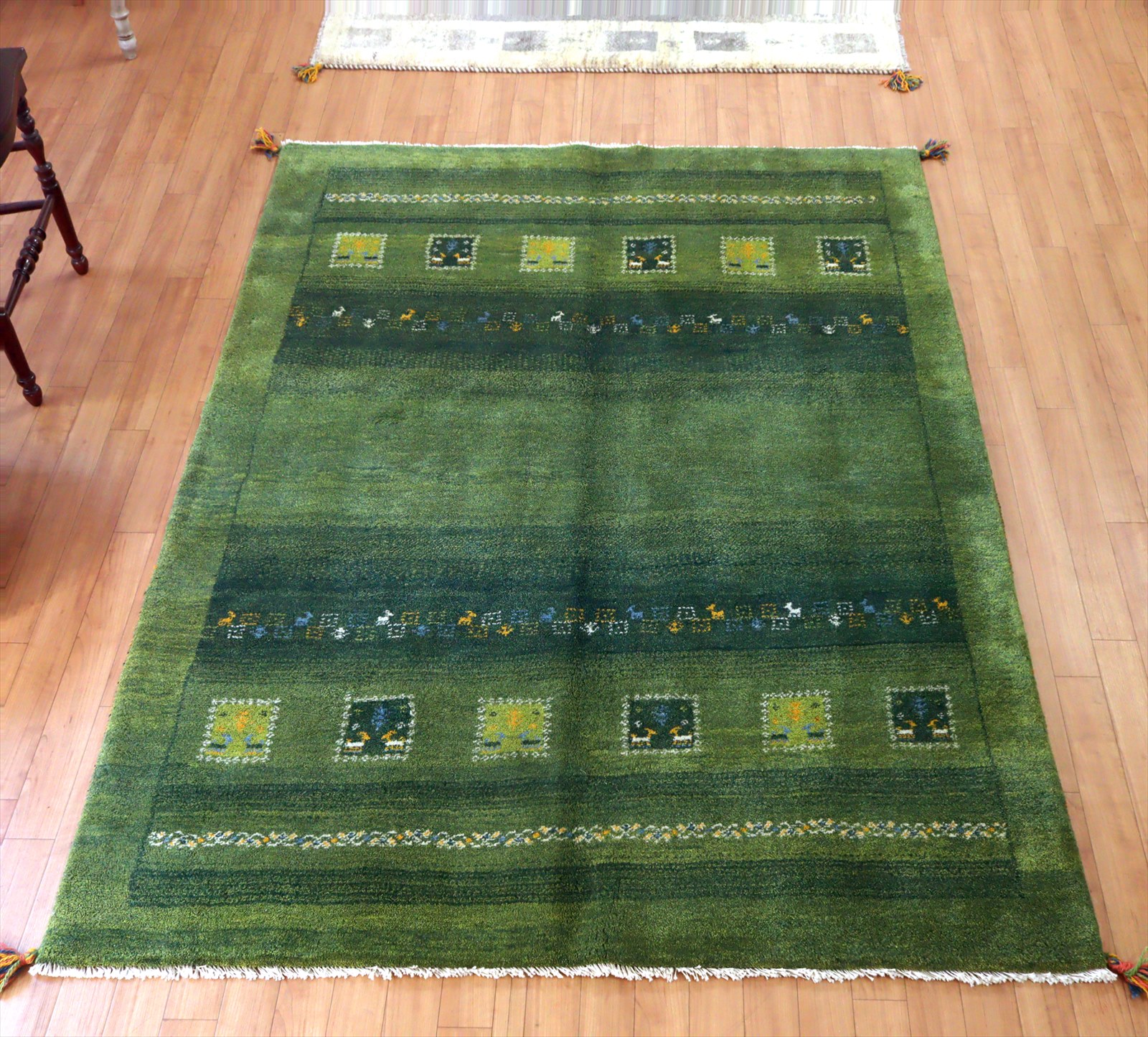 イランの手織りラグ ギャッベ195×148cm グリーングラデーション