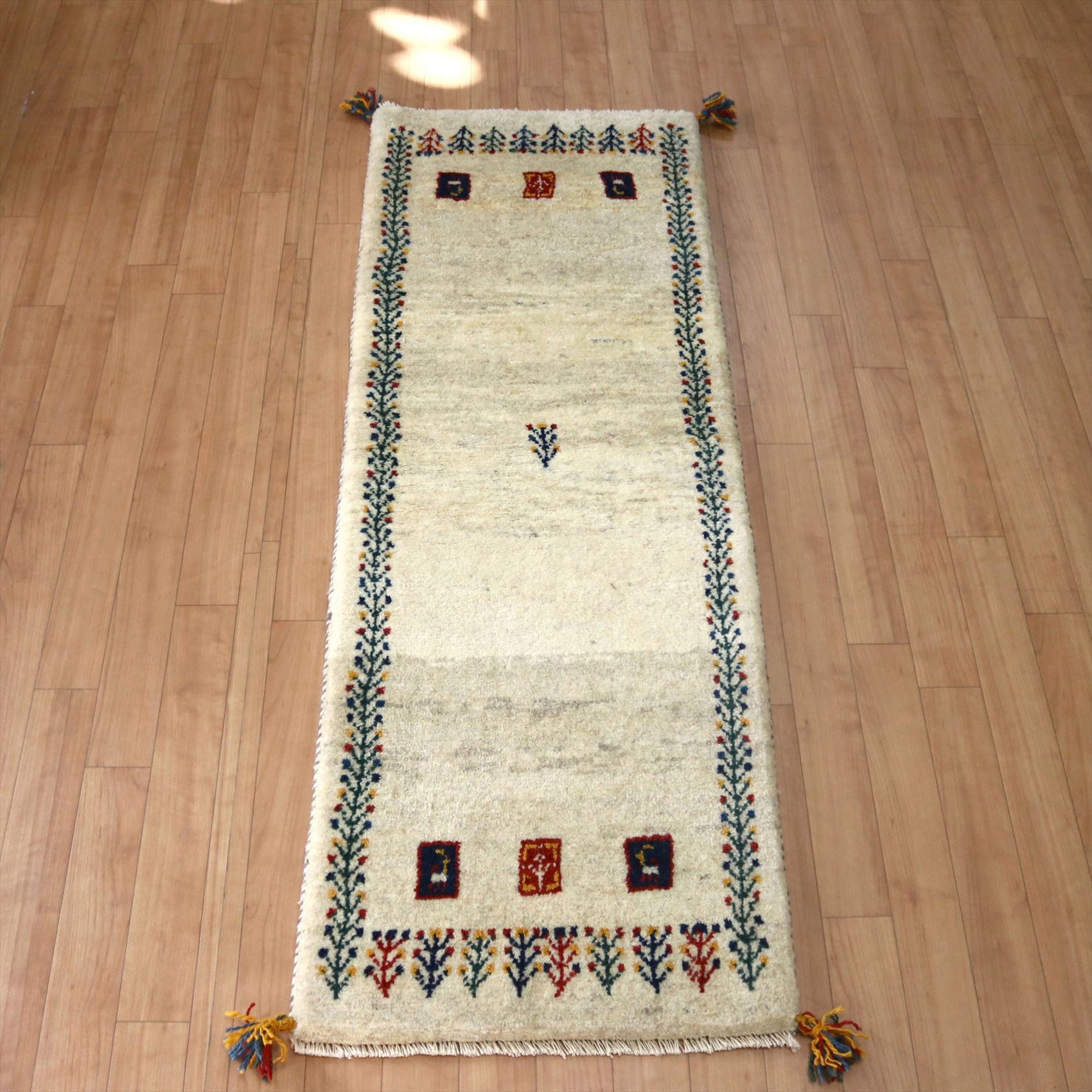 イランの手織りラグ ギャッベ143×51cm ナチュラルアイボリー