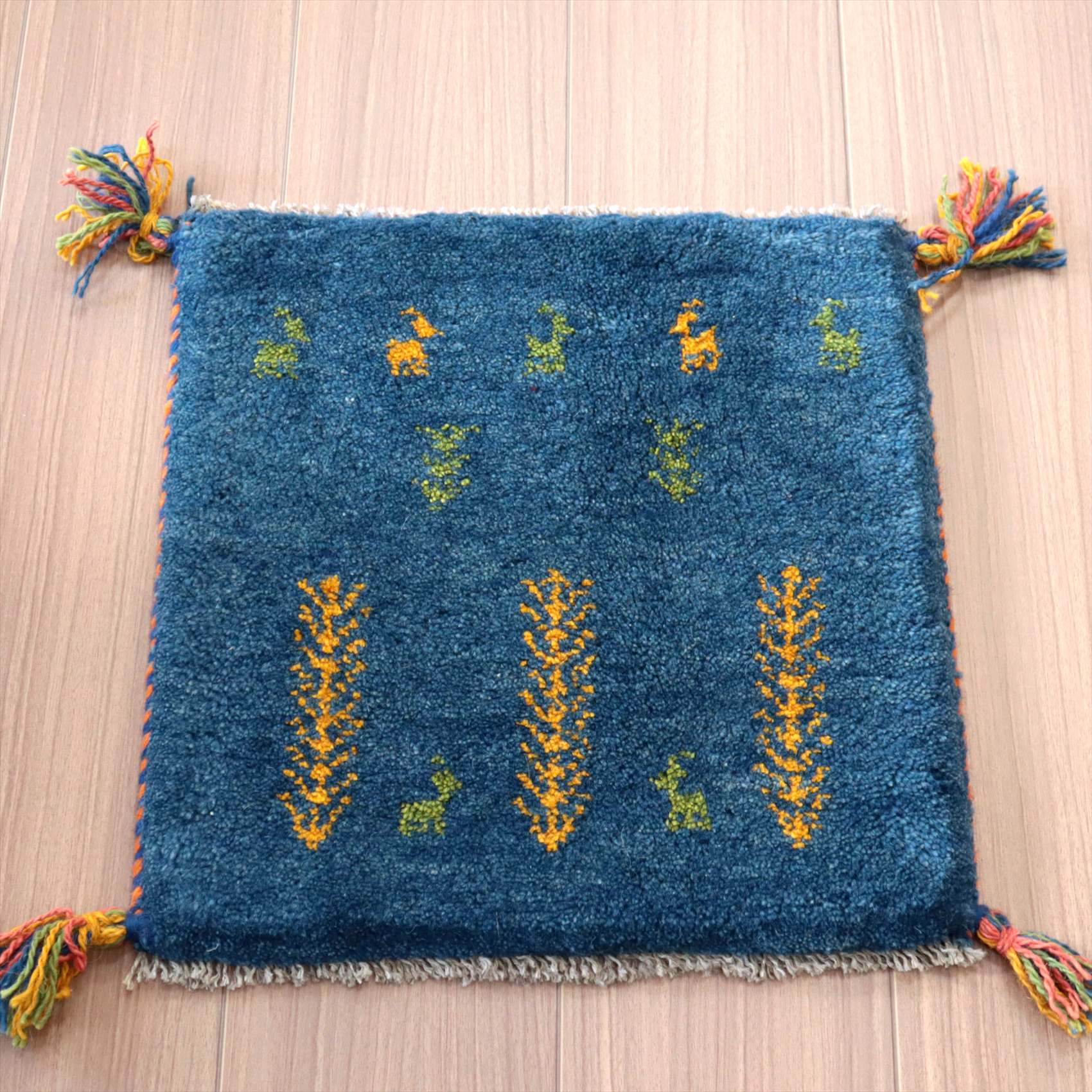遊牧民の手織りギャッベ　40×39cm イラン産　ブルー