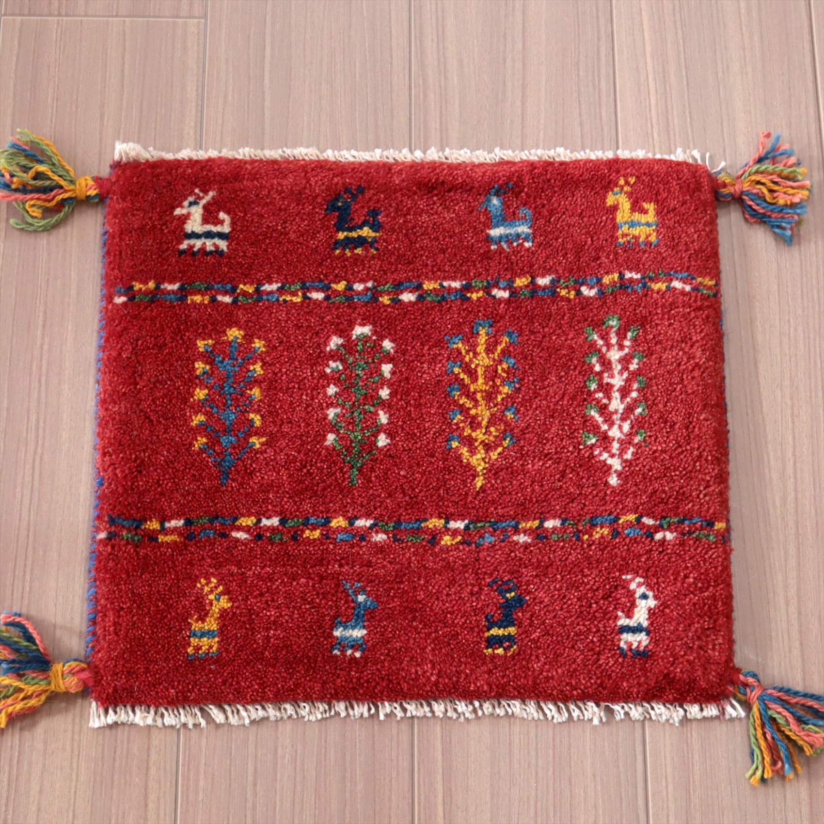 遊牧民の手織りギャッベ　37×43cm イラン産　レッド