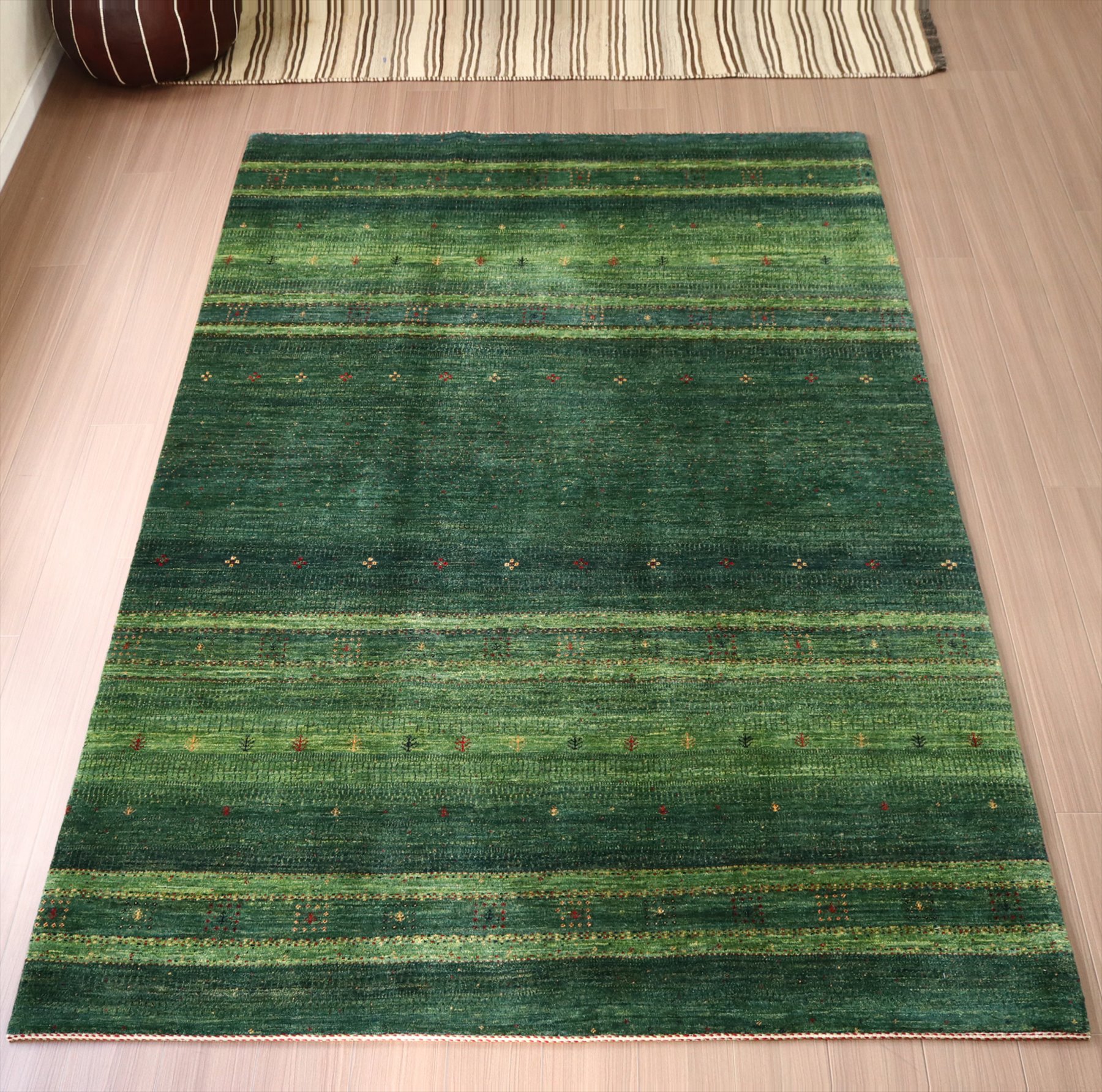 ギャッベ ロリアタシュ 最高級の細かな織り258×174cm グリーングラデーション