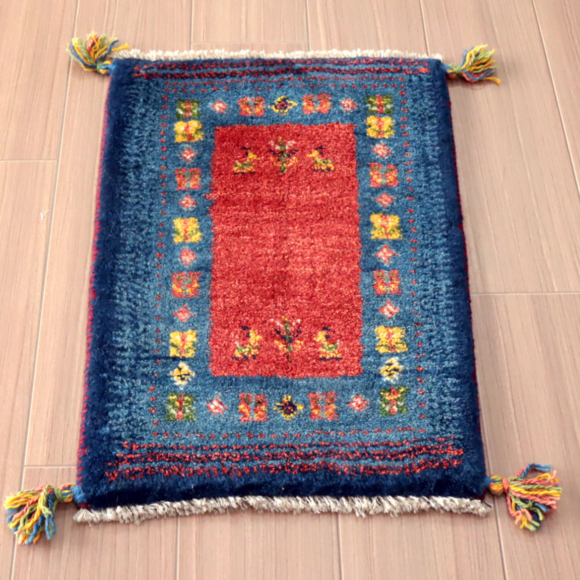 ギャッベ　手織り　イランの遊牧民60×41cm レッド　ブルー