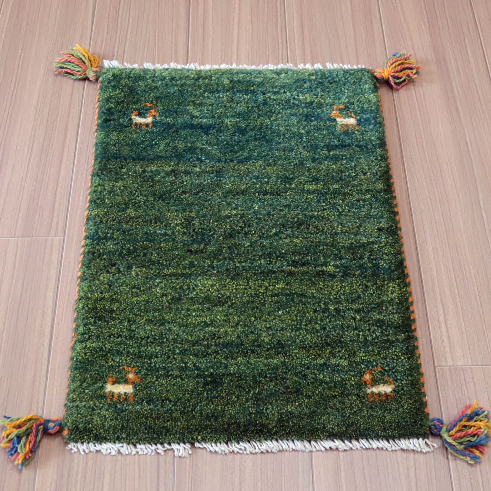 ギャッベ ふかふか イラン産　手織り59×41cm グリーン　無地　シンプル