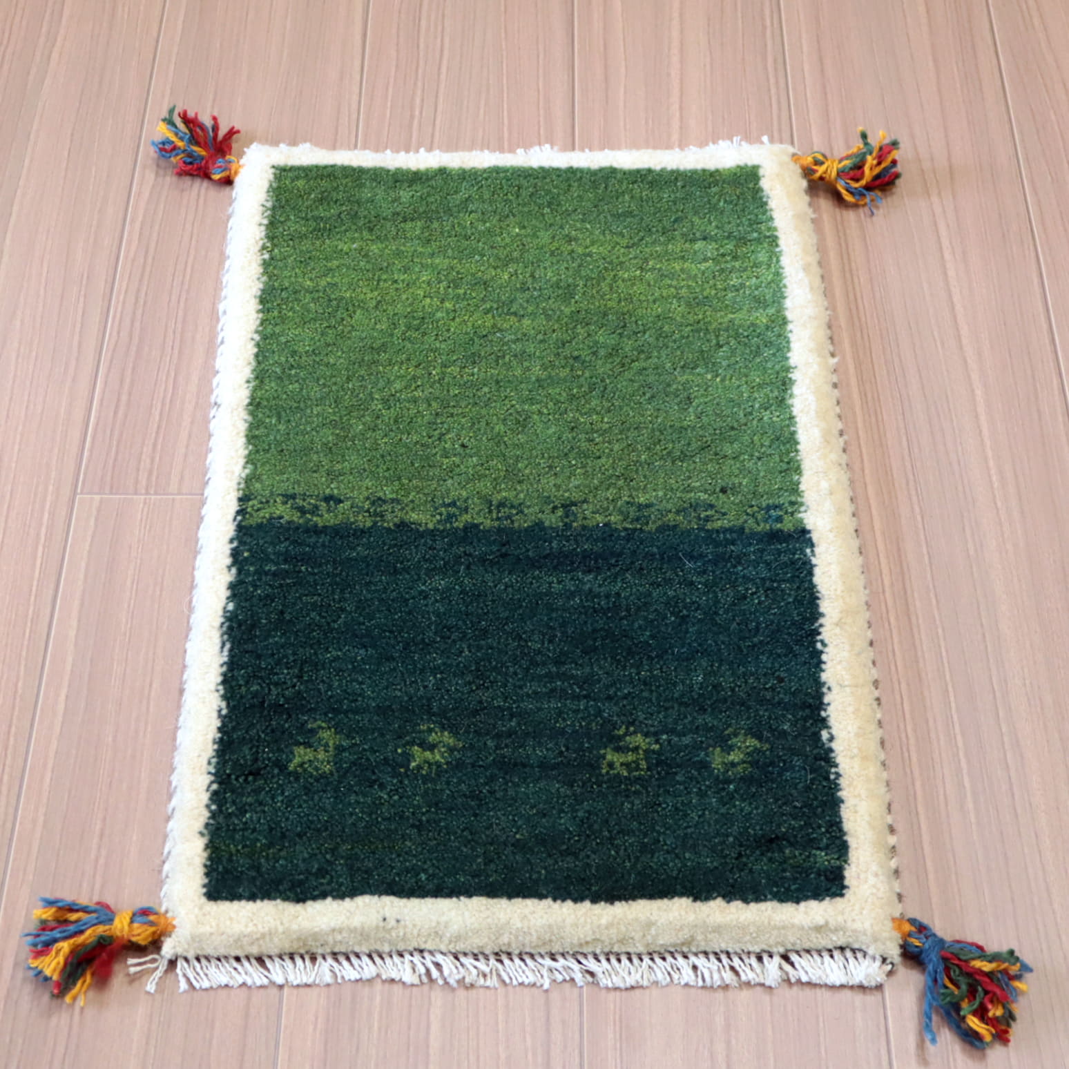 ギャッベ ふかふか イラン産　手織り60×38cm 緑の草原　グリーン　ツートーン
