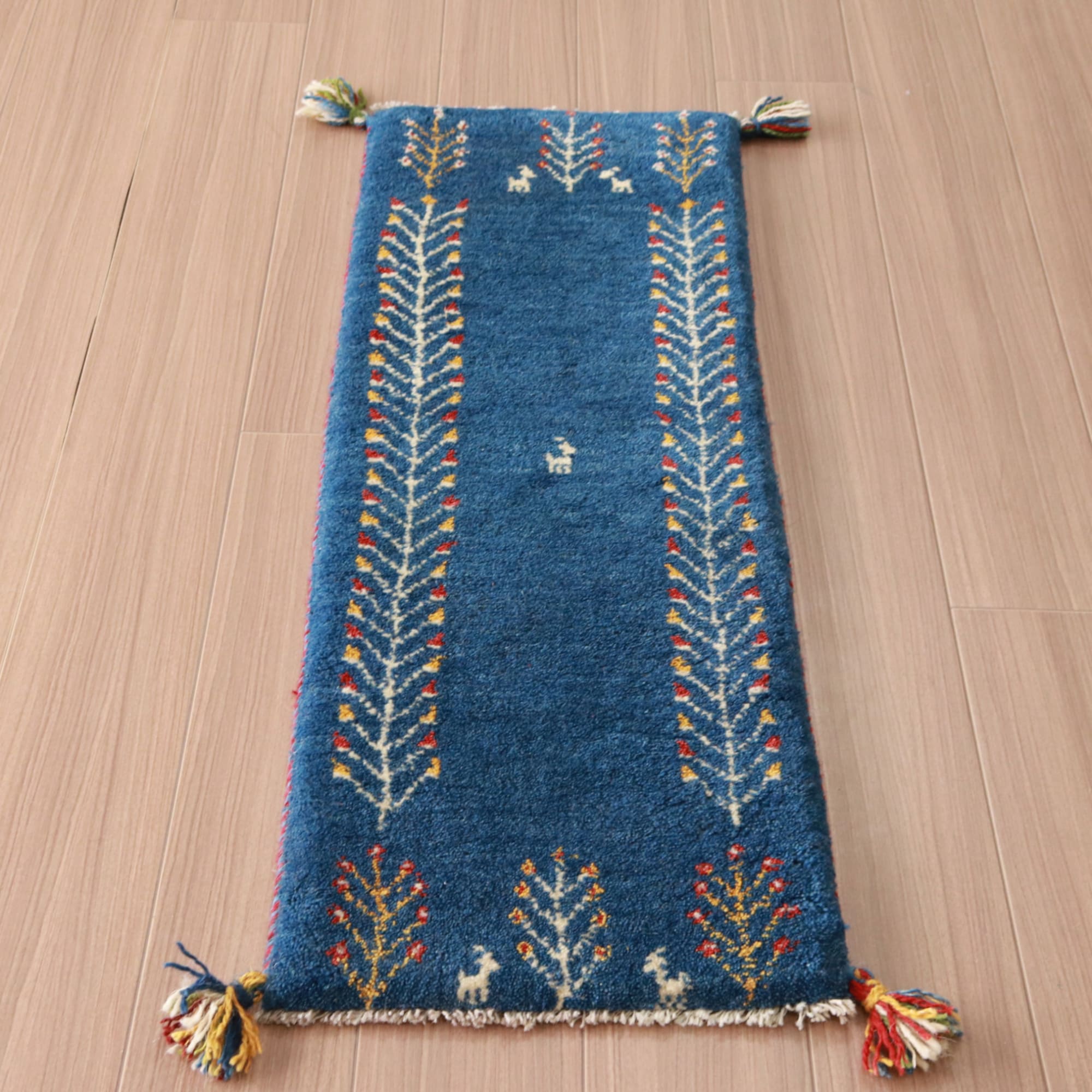 ギャッベ イラン産手織りラグ　ミニランナー ブルー　生命の木