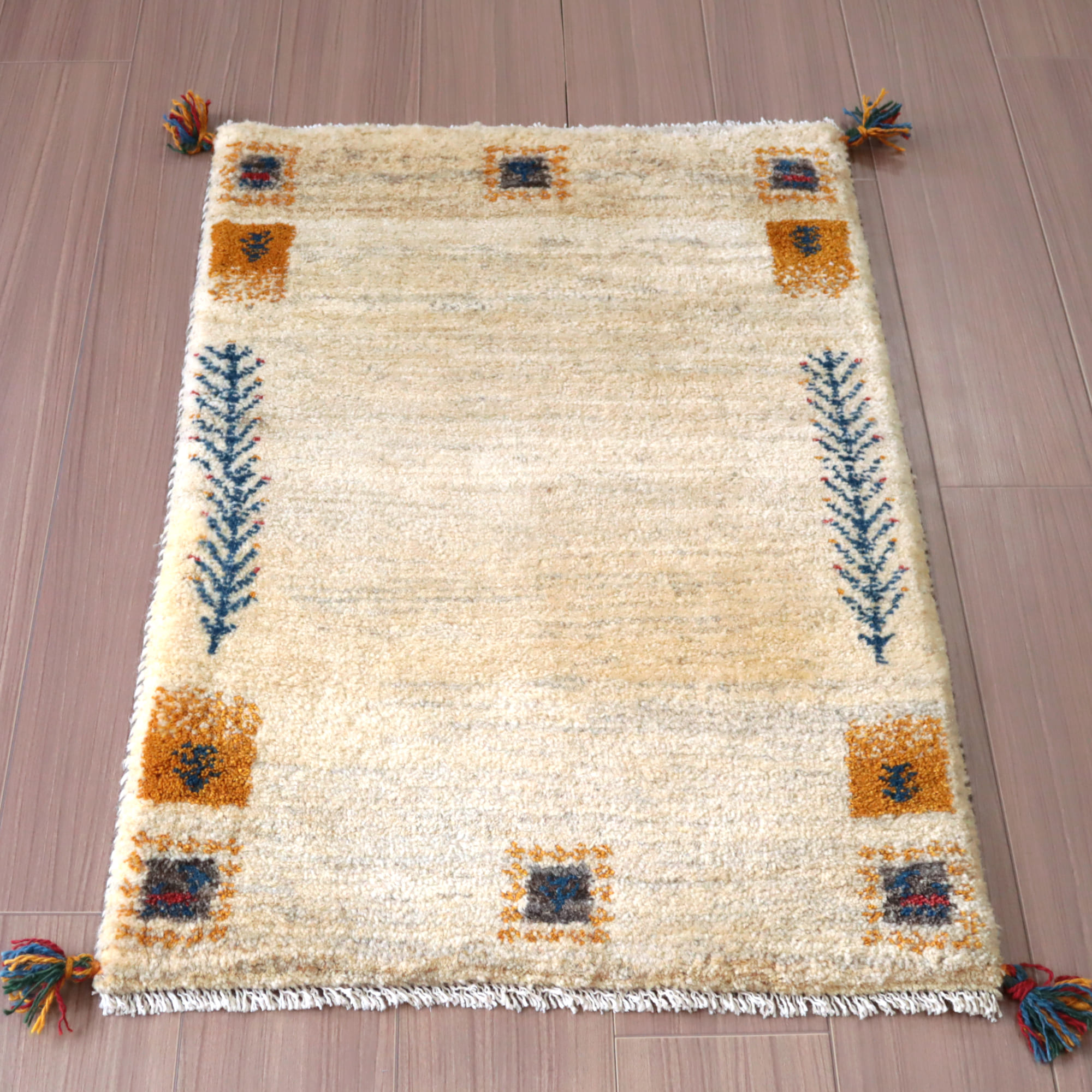 ギャッベ カシュカイ族の手織りラグ95×65cm ベージュ 玄関マット