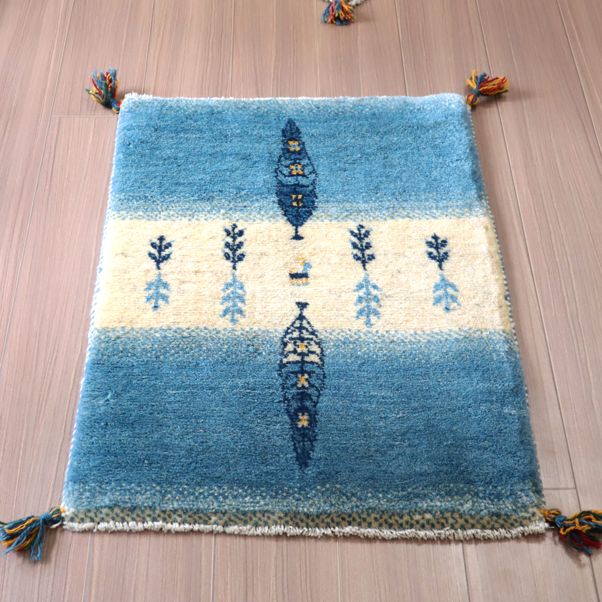 ギャッベ イラン産手織り　玄関マット90×60cm イトスギ　ブルー