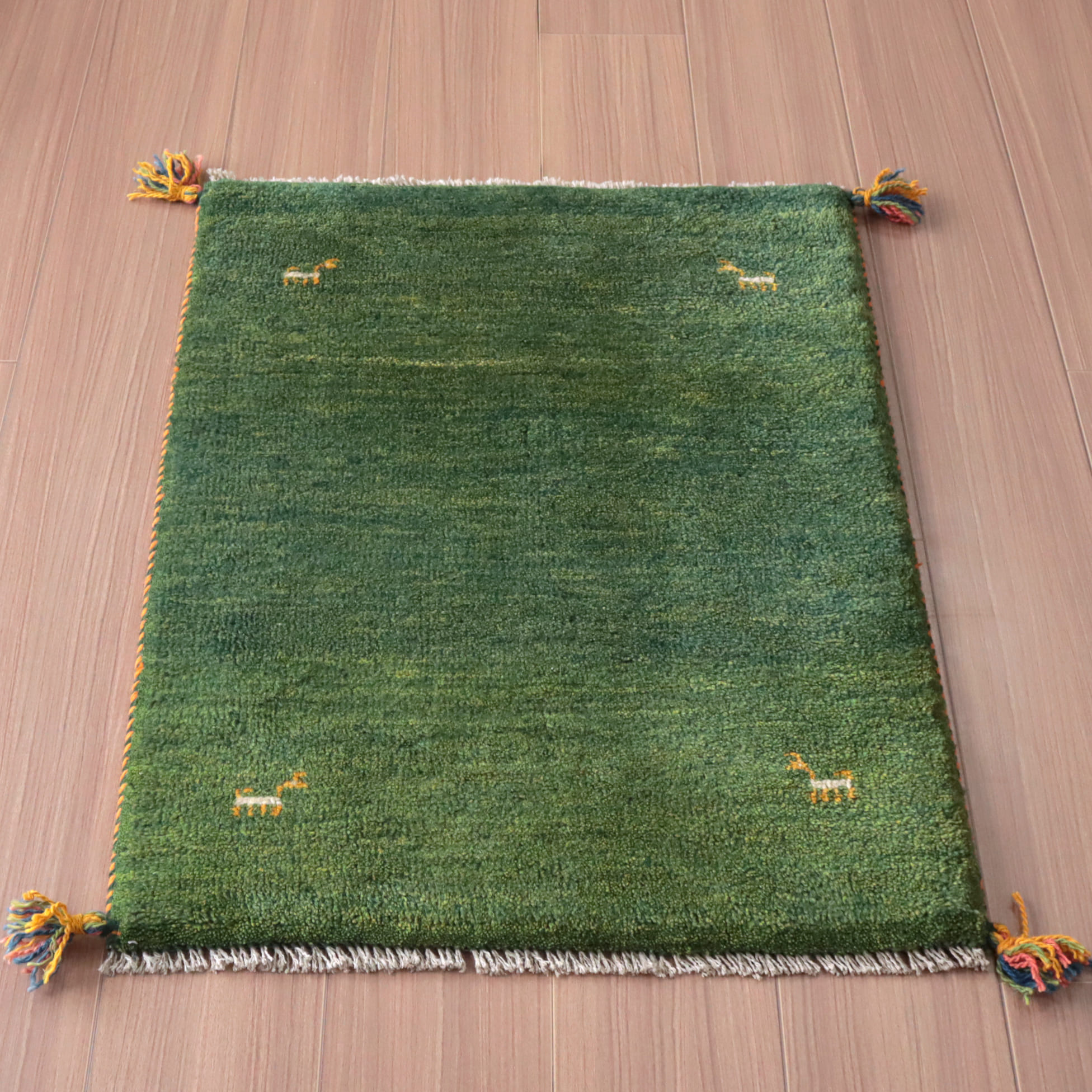 ギャッベ カシュカイ族の手織りラグ83×60cm イラン産　グリーン